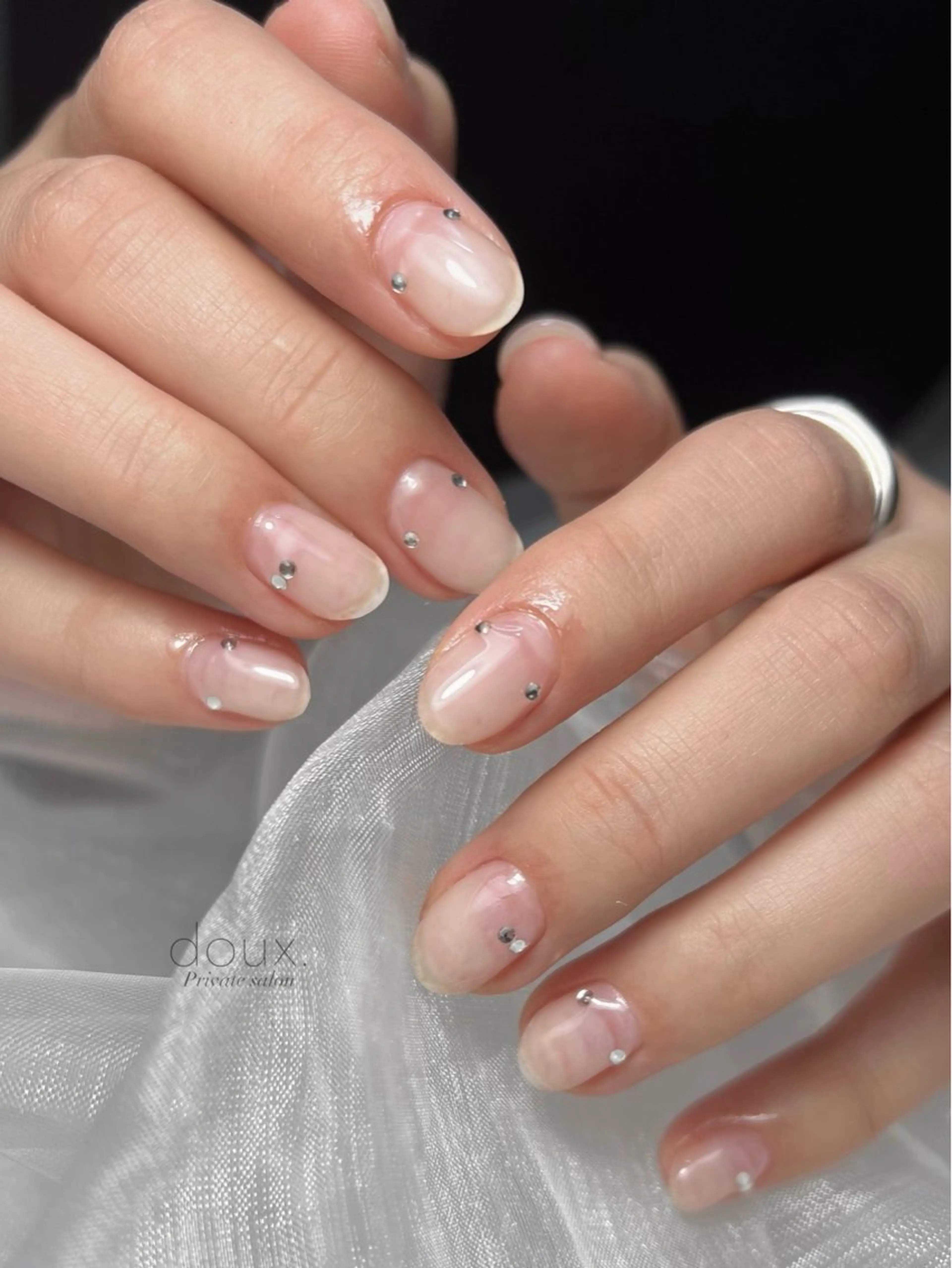 ネイル クリアネイル マグネットネイル ニュアンスネイル 冬ネイル クリスマス ハンドネイル doux. nailのネイルデザイン