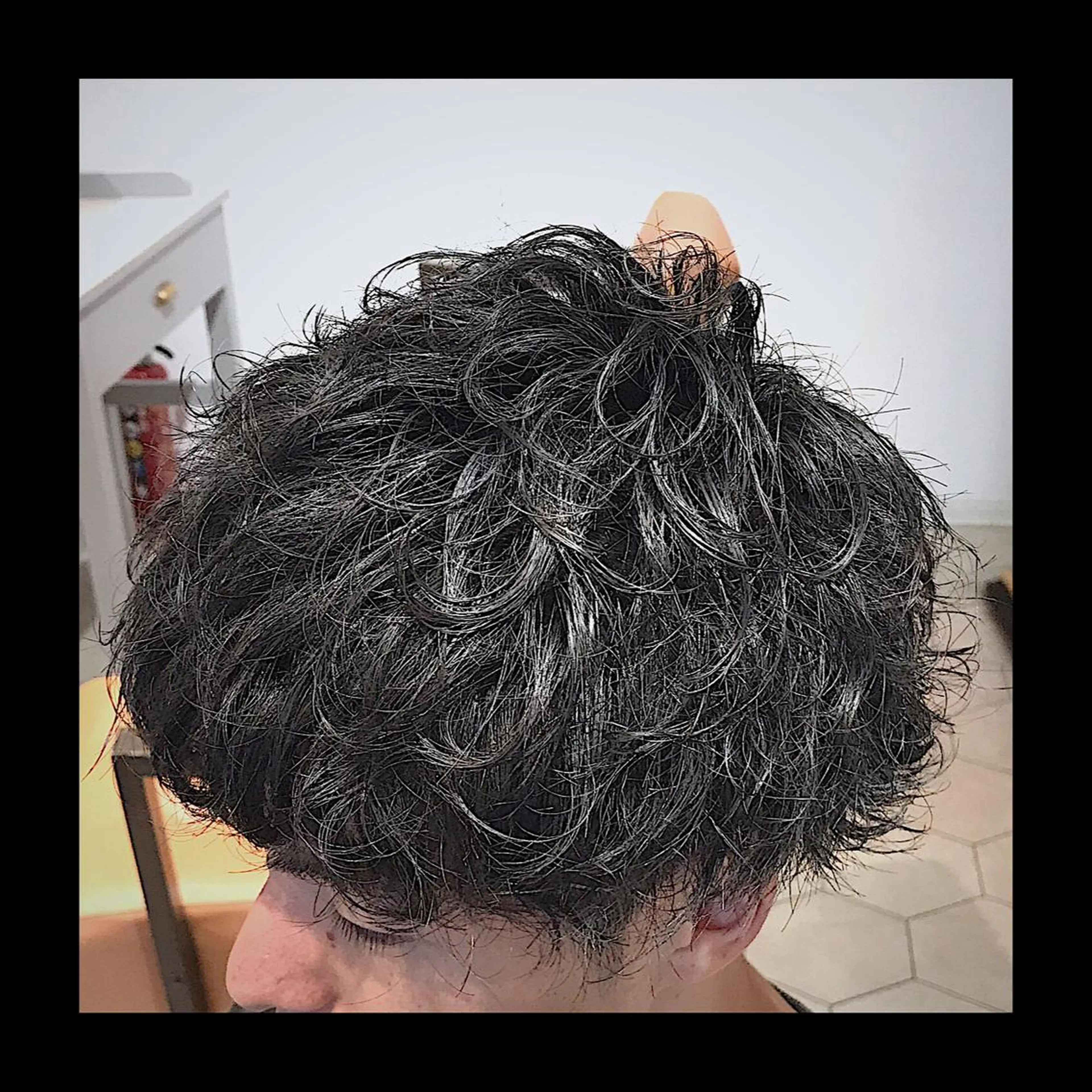 ショート パーマ メンズ カット パーマ 及川シゲル 髪質改善講師のヘアスタイル