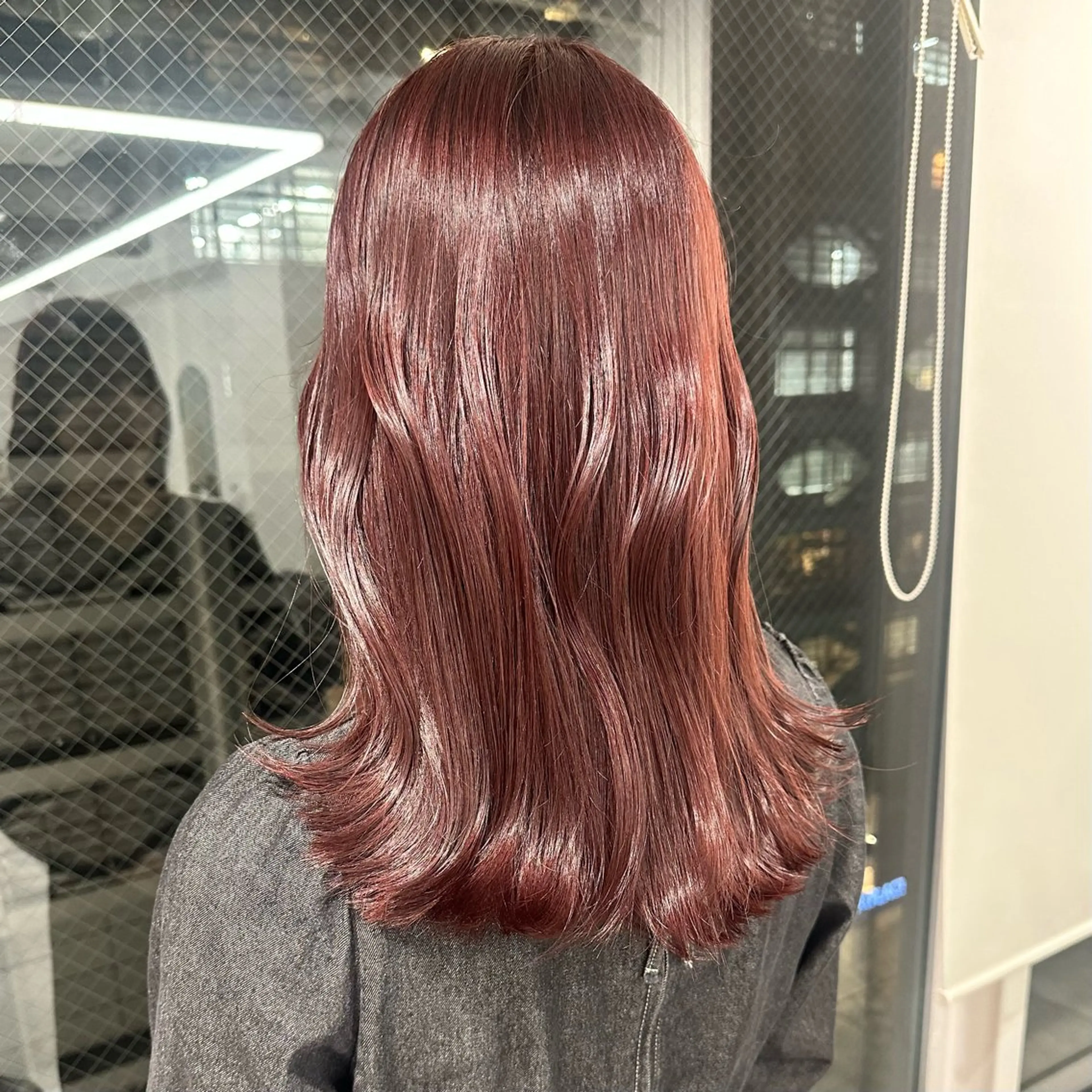 ミディアム カット ヘアカラー トリートメント ブリーチなし/レイヤ ー特化🌈Tommyのヘアスタイル