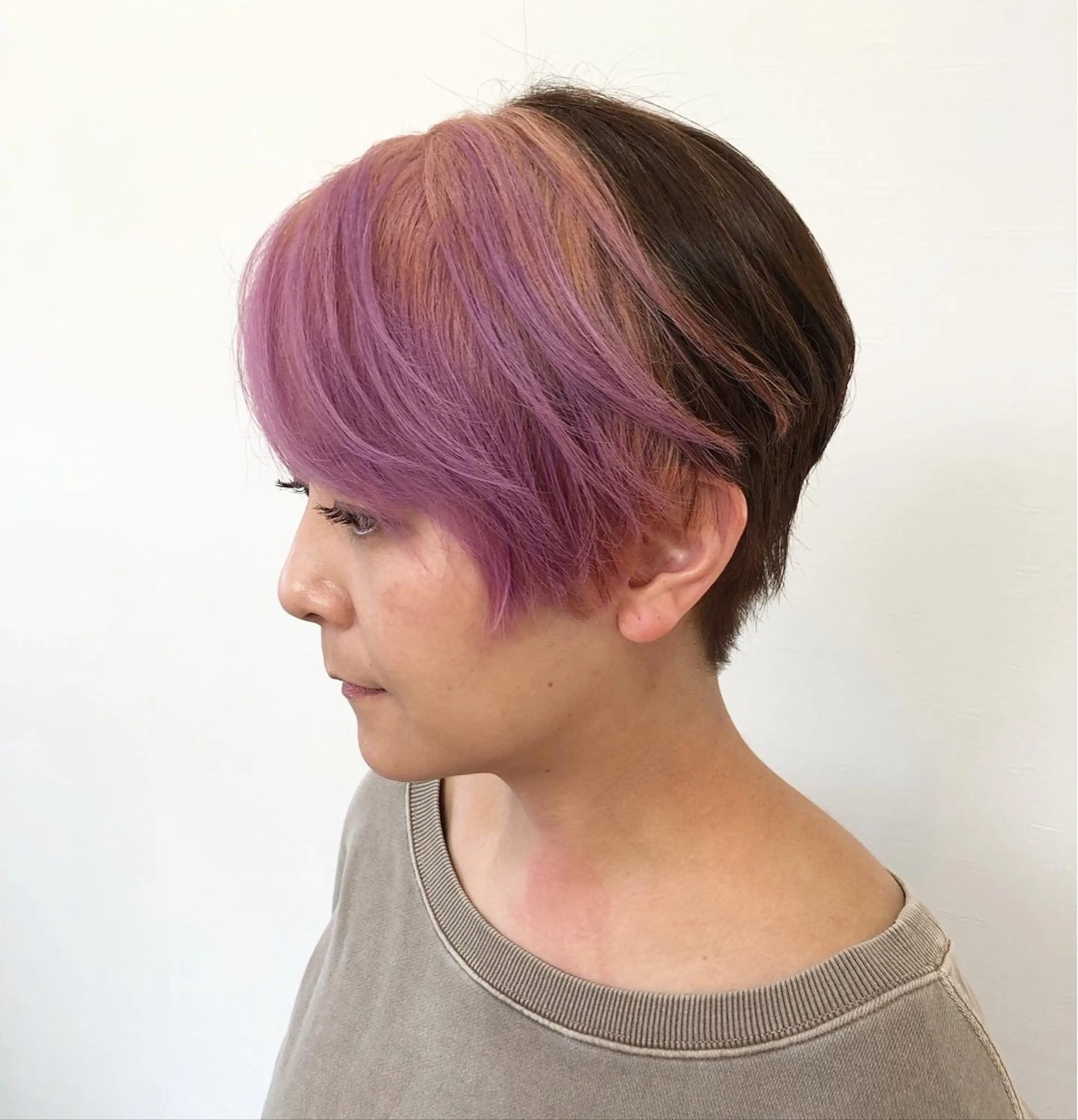 ショート カラー ツノガイ エリのヘアスタイル
