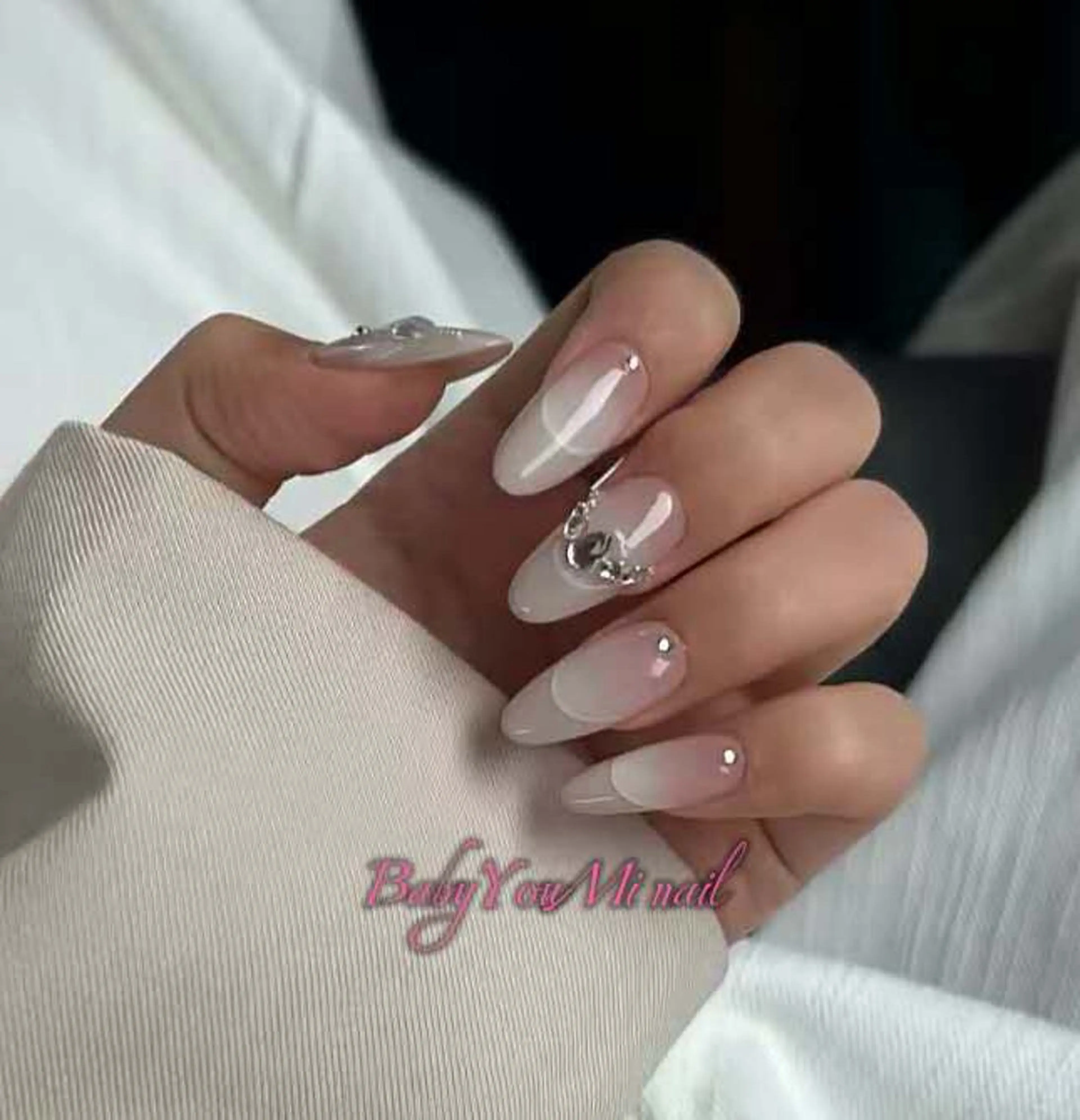 ネイル オーロラネイル フラワーネイル フットネイル フレンチネイル ジェルネイル ハンドネイル BabyYouMi nailのネイルデザイン