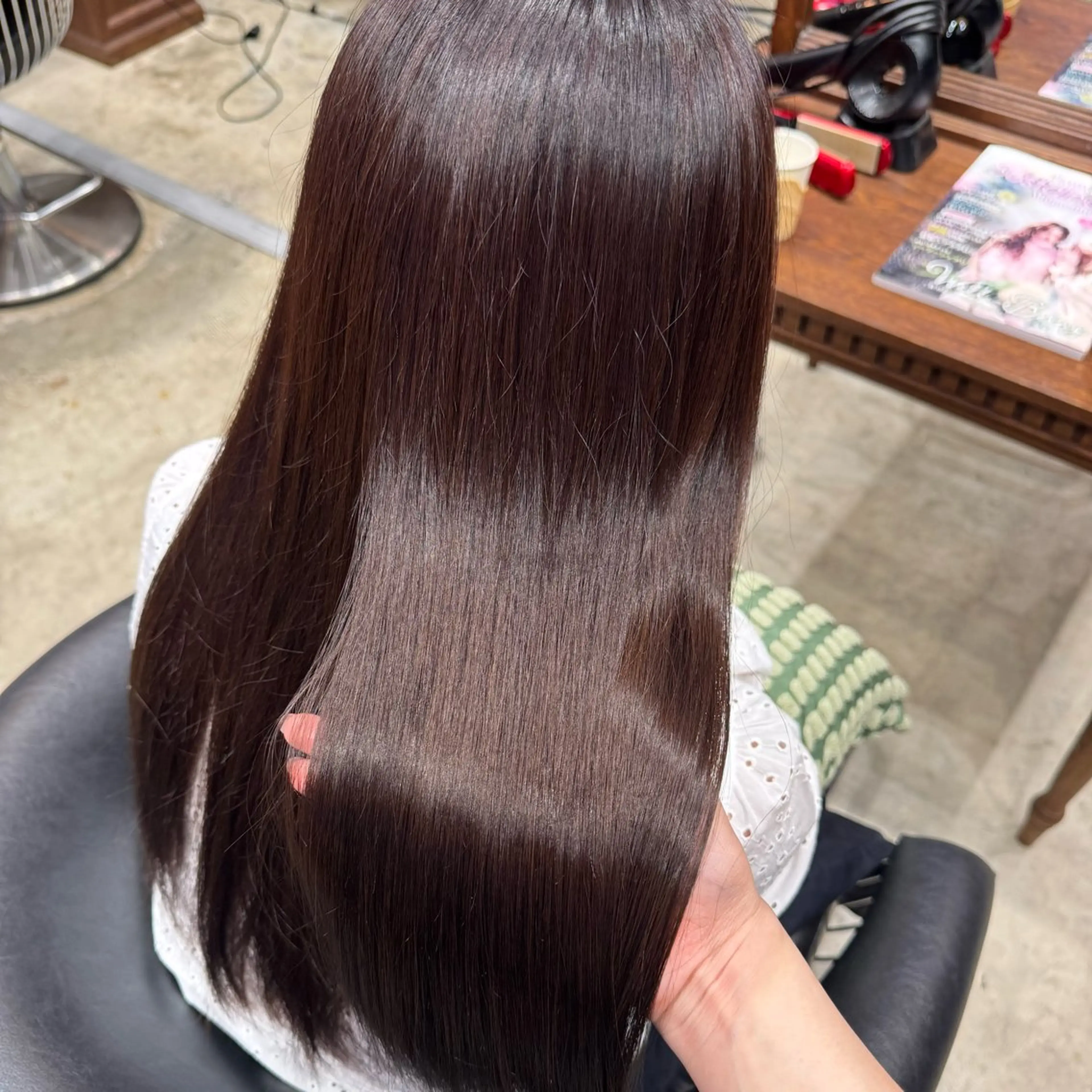 ロング ヘアカラー 新川 月菜のヘアスタイル