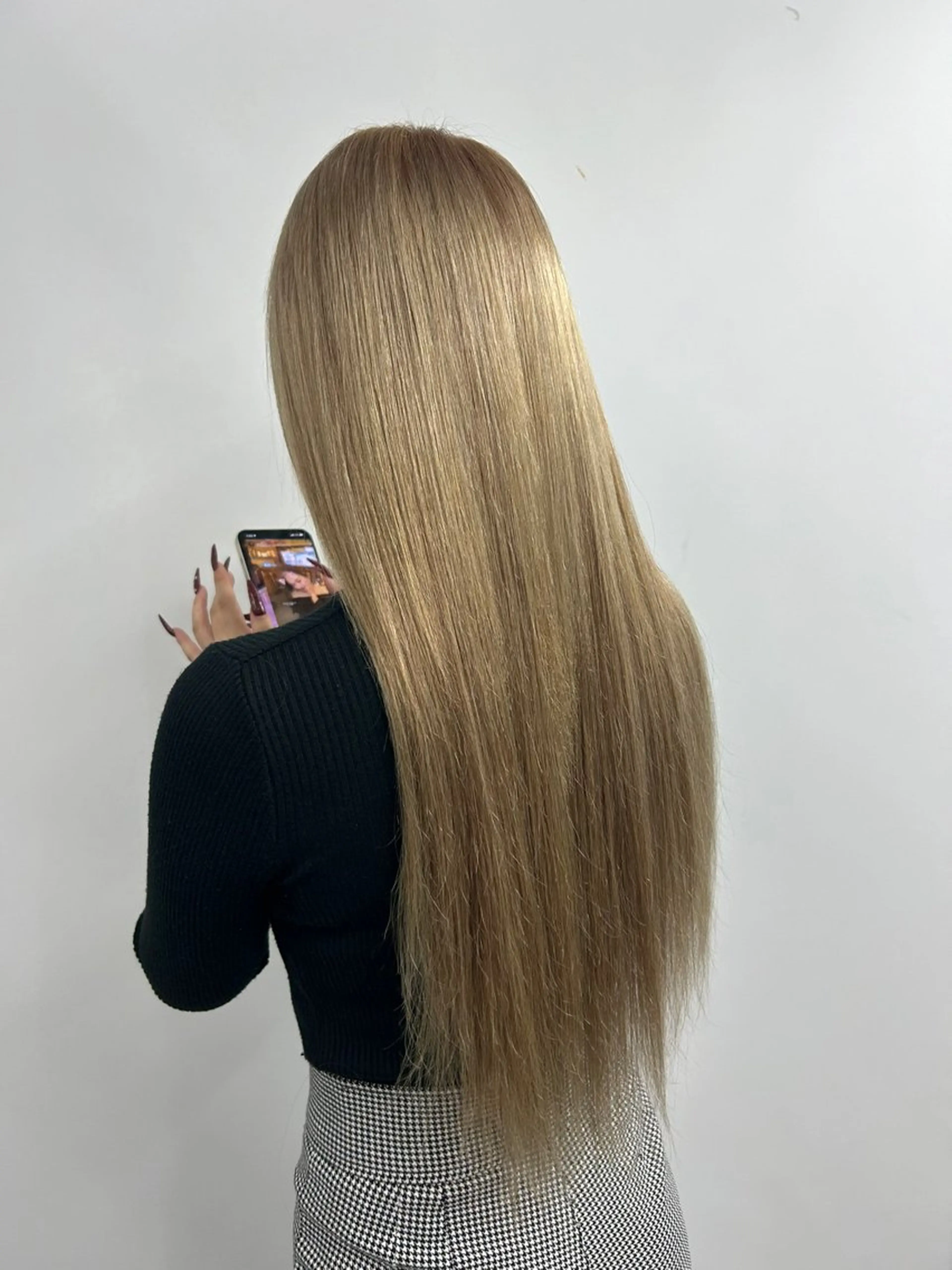 ロング カラー シールエクステ バレイヤージュ ブリーチ ダブルカラー ハイライトカラー カット ヘアカラー トリートメント エクステ ヘアセット レイヤー/エクステ alpha下妻のヘアスタイル