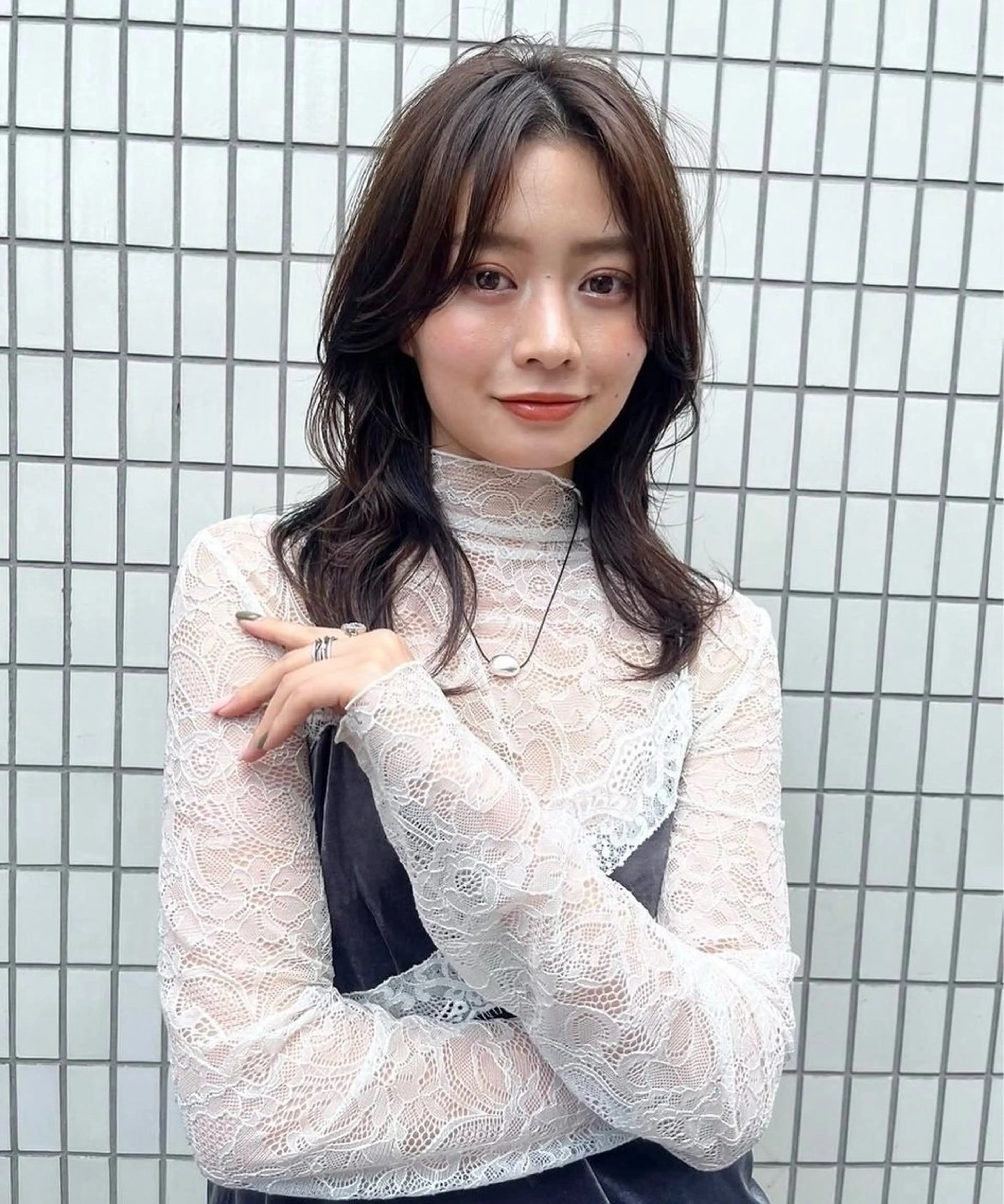 セミロング トミオカ ノアのヘアスタイル