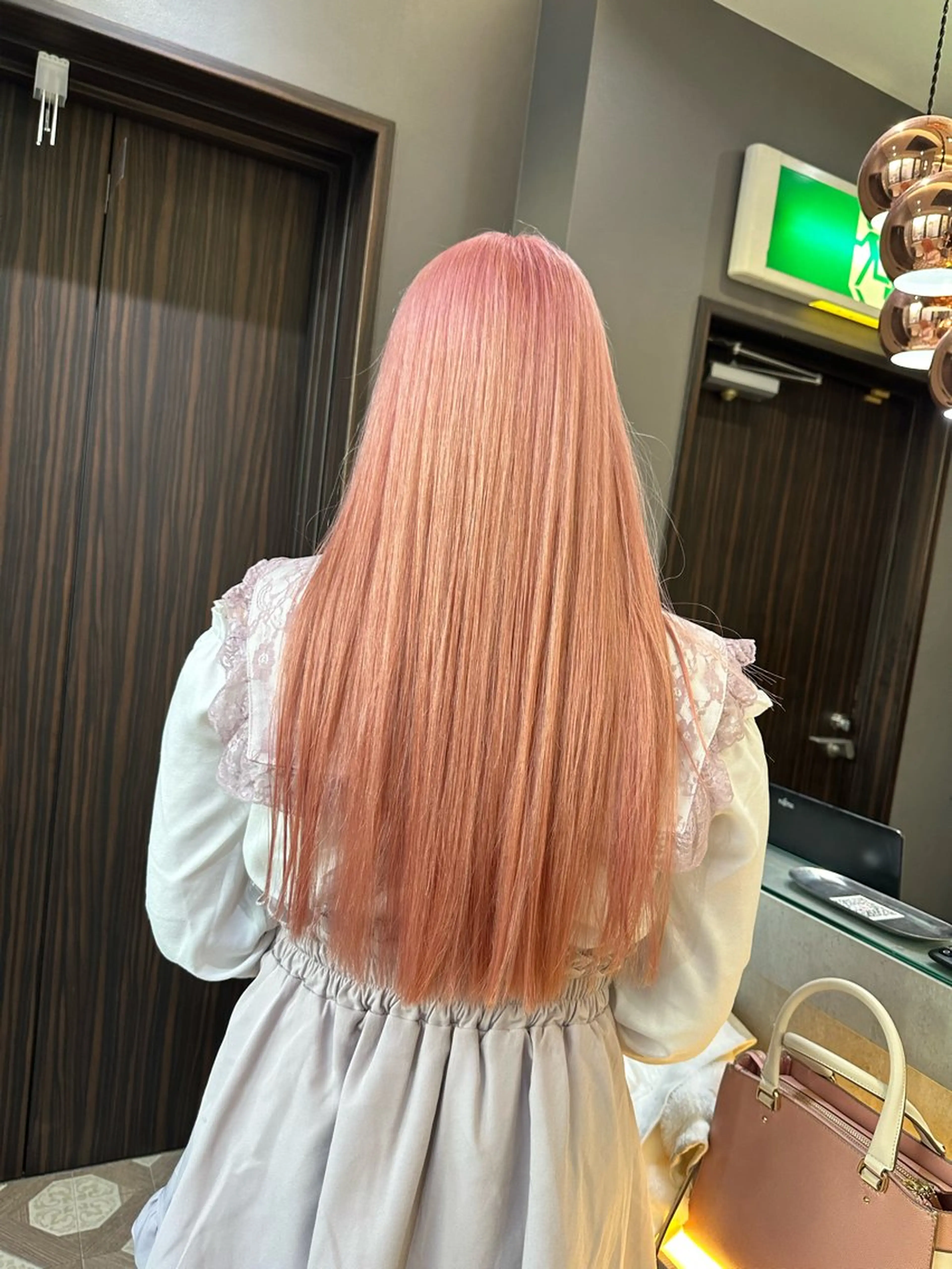 ロング カラー 天神大名/ブリーチ 鶴岡和幸/ハイトーンのヘアスタイル