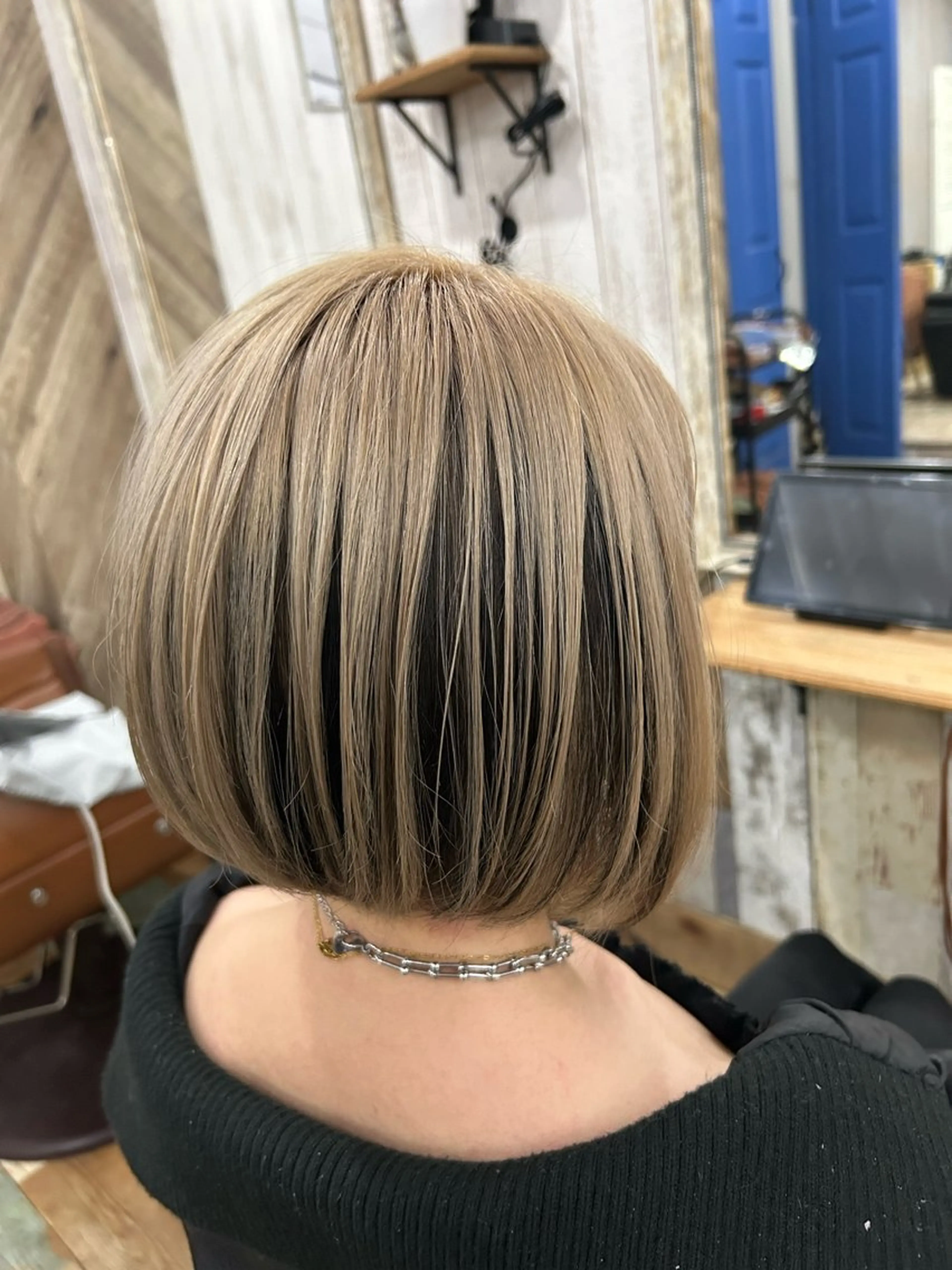 ショート カラー Hair's RooMのヘアスタイル