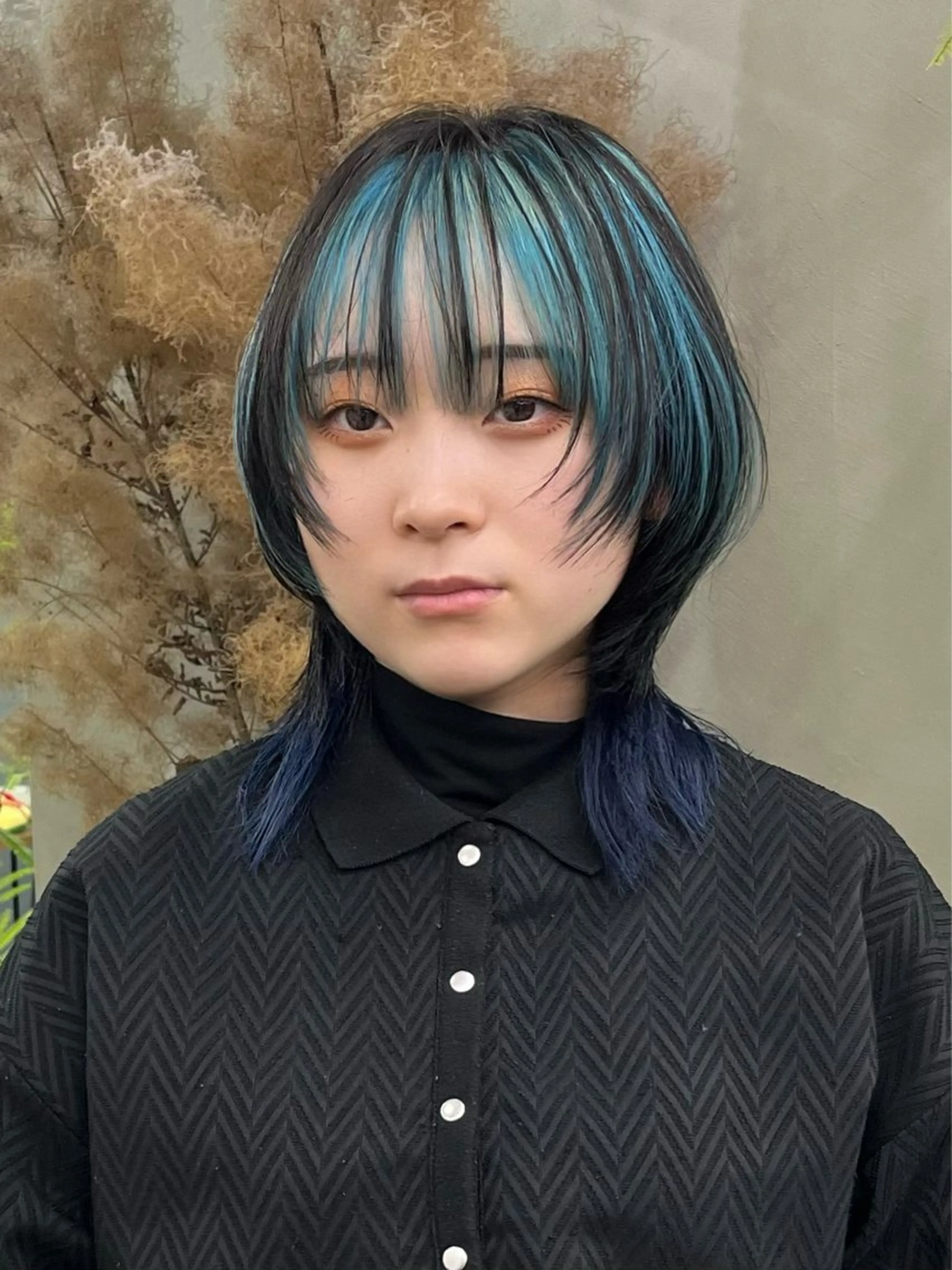 ミディアム カラー 顔まわりレイヤー 顔周りカット レイヤーカット ウルフカット ヘアカラー レイヤー/ハイトーン 🧬ituku🧬のヘアスタイル