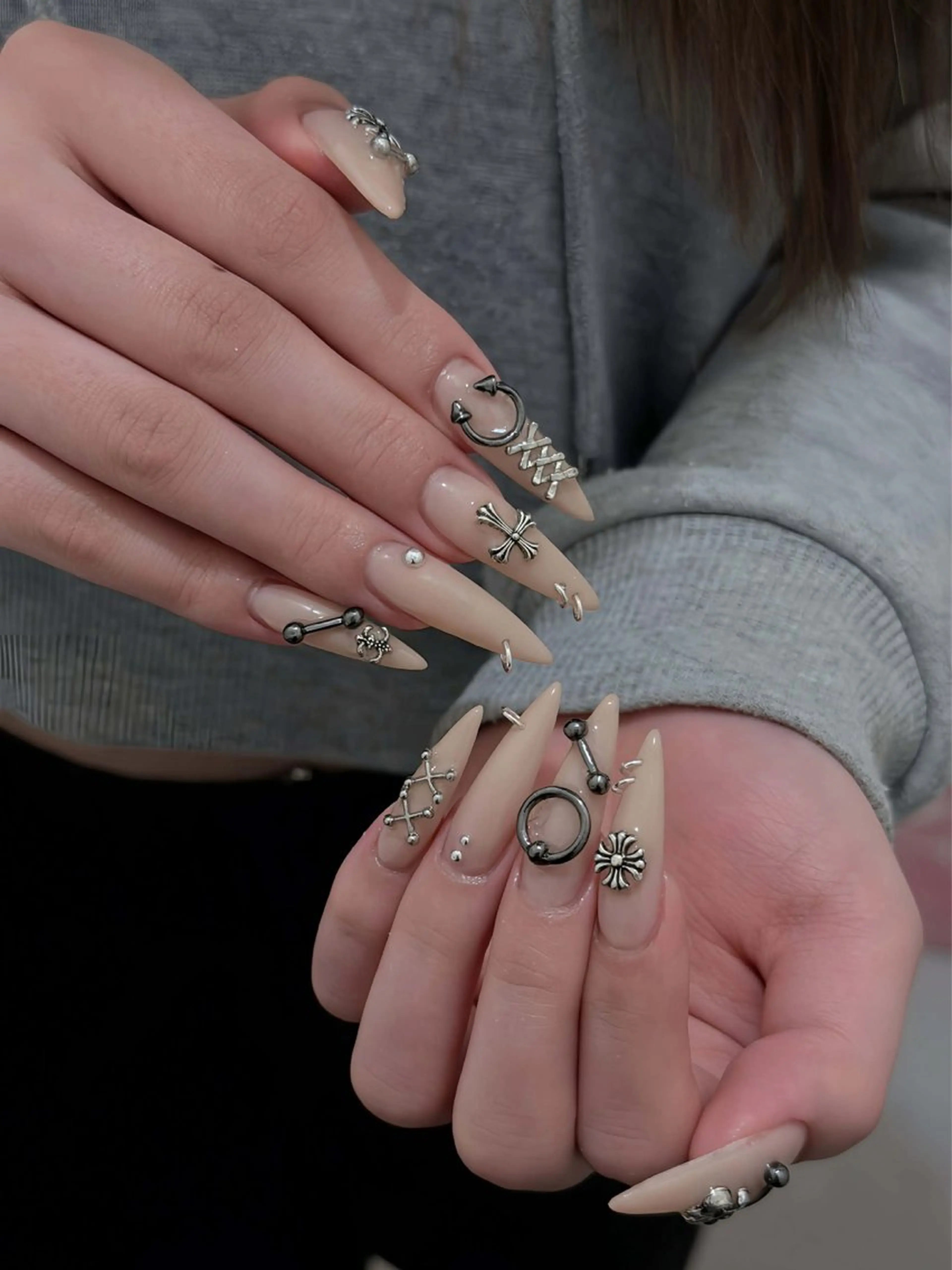 ネイル チークネイル ドット フレンチネイル グラデーション ハート ハンドネイル Julli NailStudioのネイルデザイン