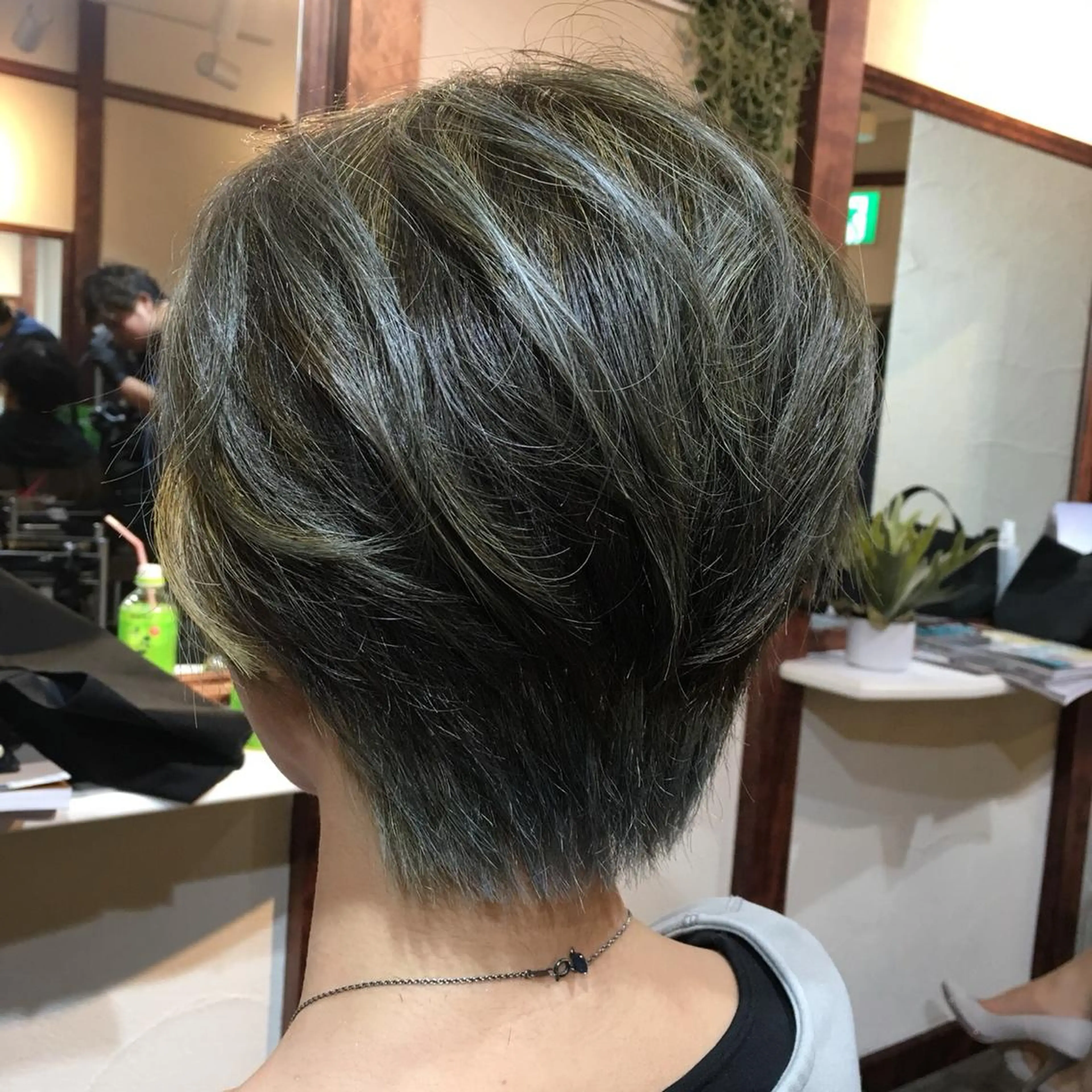 ショート カラー イルミナカラー カット ヘアカラー トリートメント ✂︎中山竜哉✂︎ 川崎スタイリストのヘアスタイル