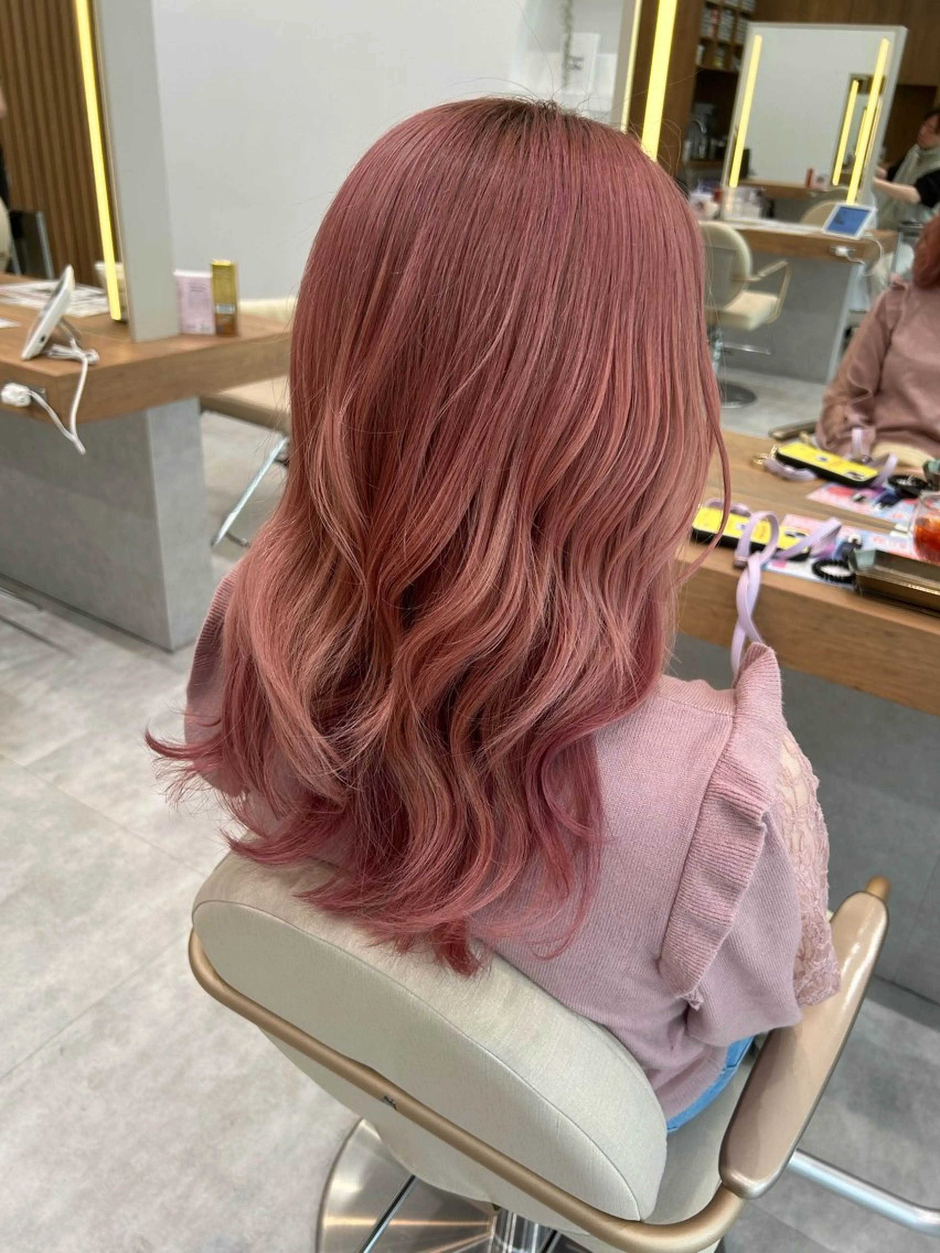 カラー ブリーチ ヘアカラー トリートメント ヘッドスパ KENJE湘南台 田澤明菜のヘアスタイル