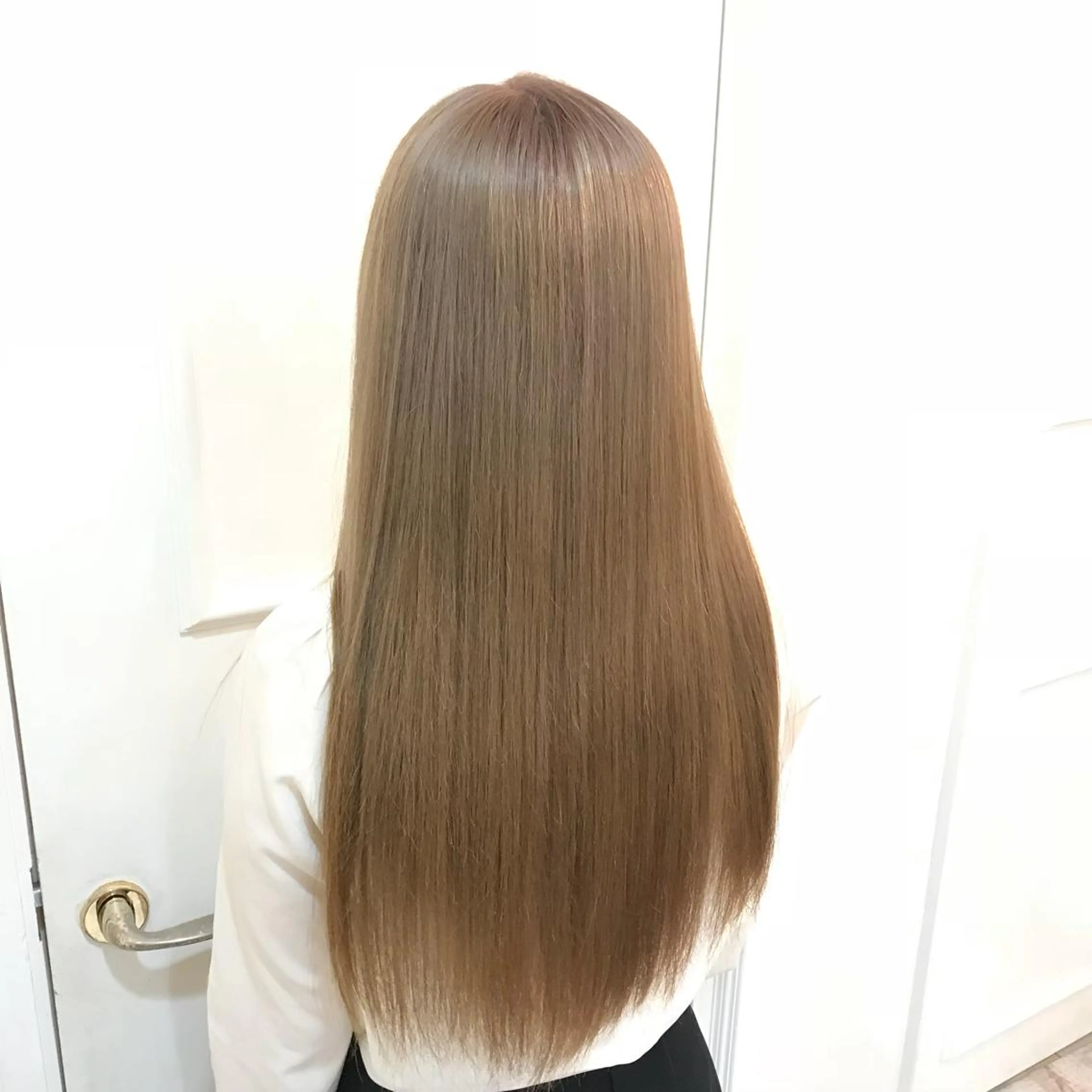 ロング カラー SHIN/レイヤー カット×クロスパーマのヘアスタイル