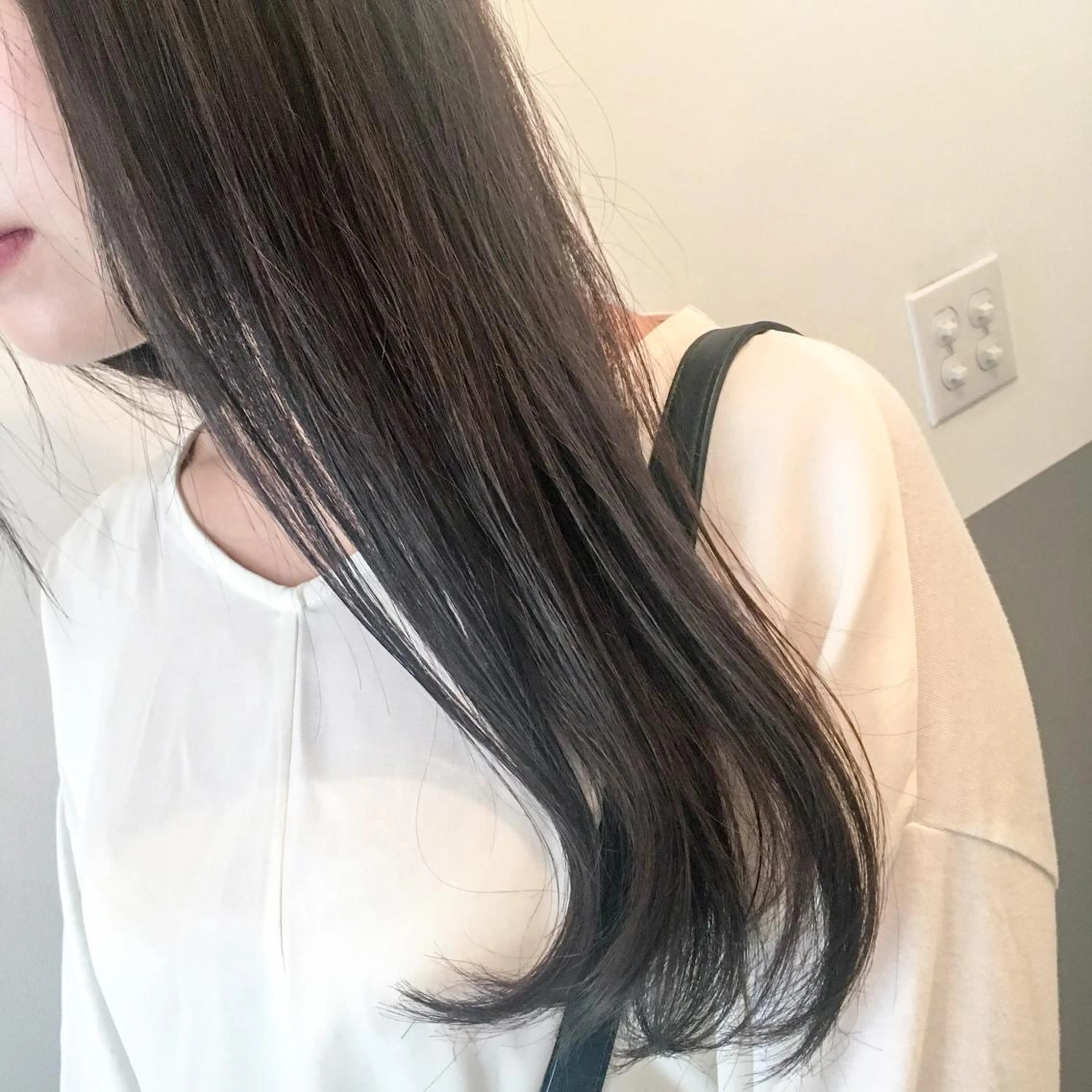 ロング カラー RINA🧤 デザインとボブのヘアスタイル