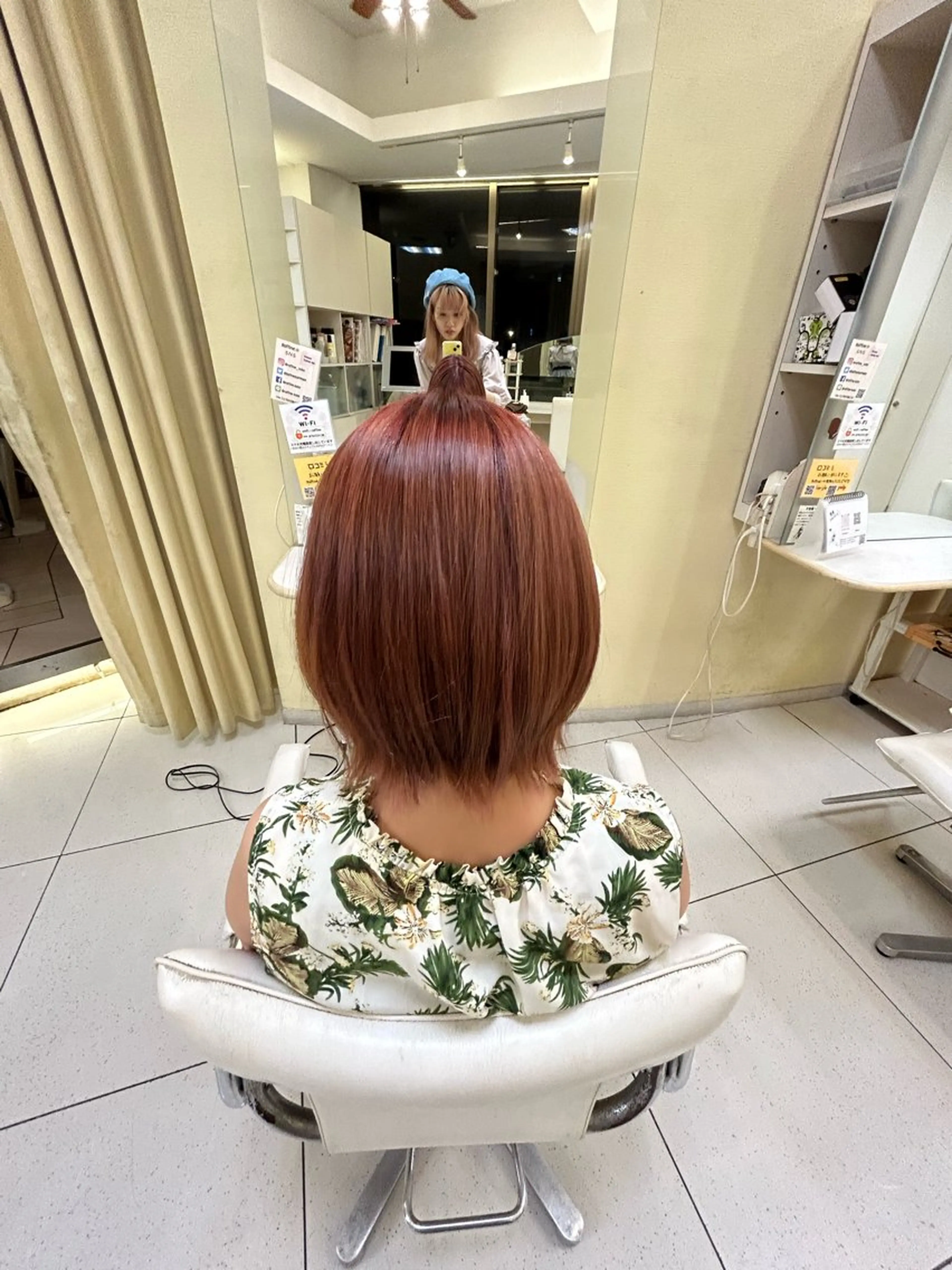 ショート カラー ベージュカラー ブリーチ ピンクカラー 山端 梨音のヘアスタイル