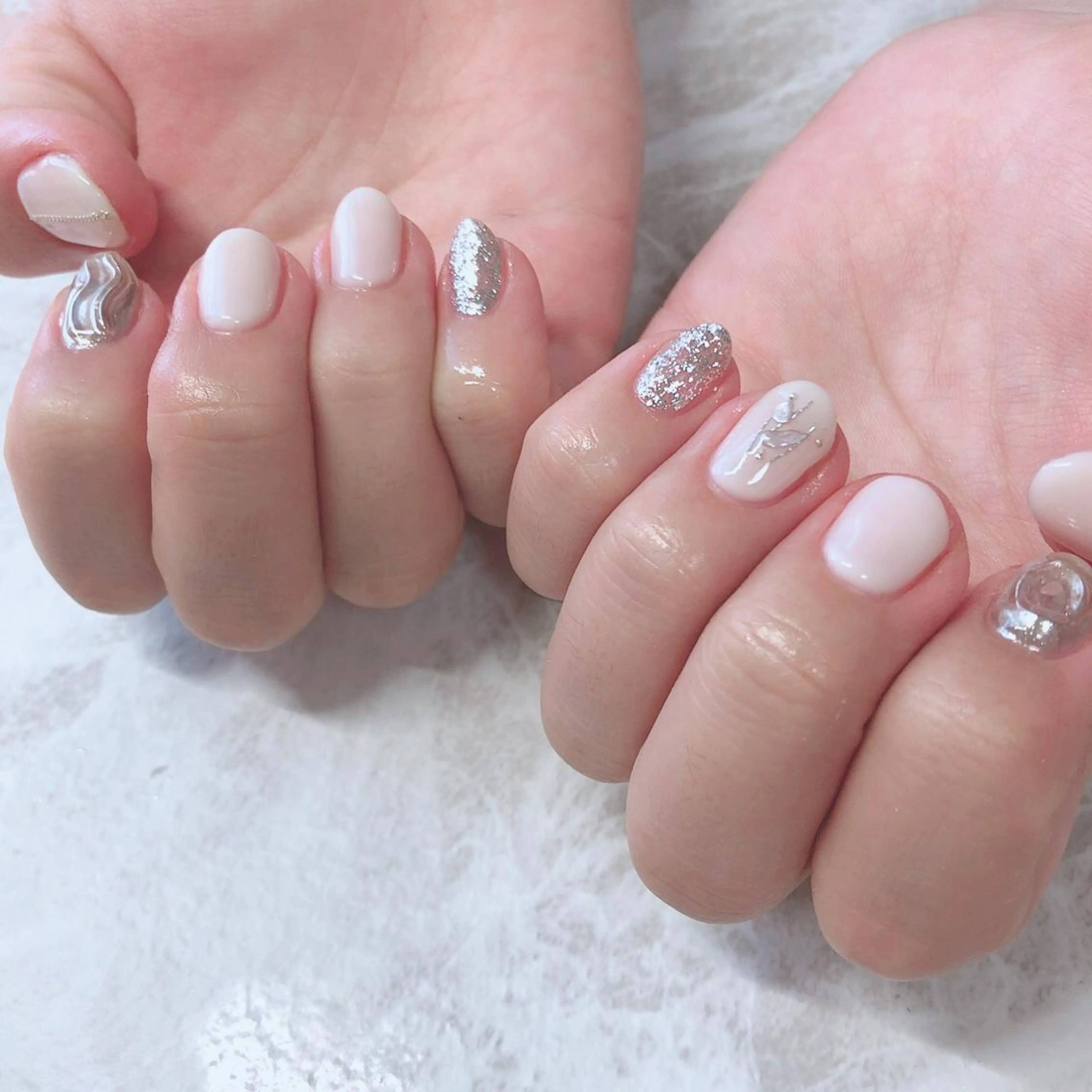 ネイル ハンドネイル 西岡 杏のネイルデザイン