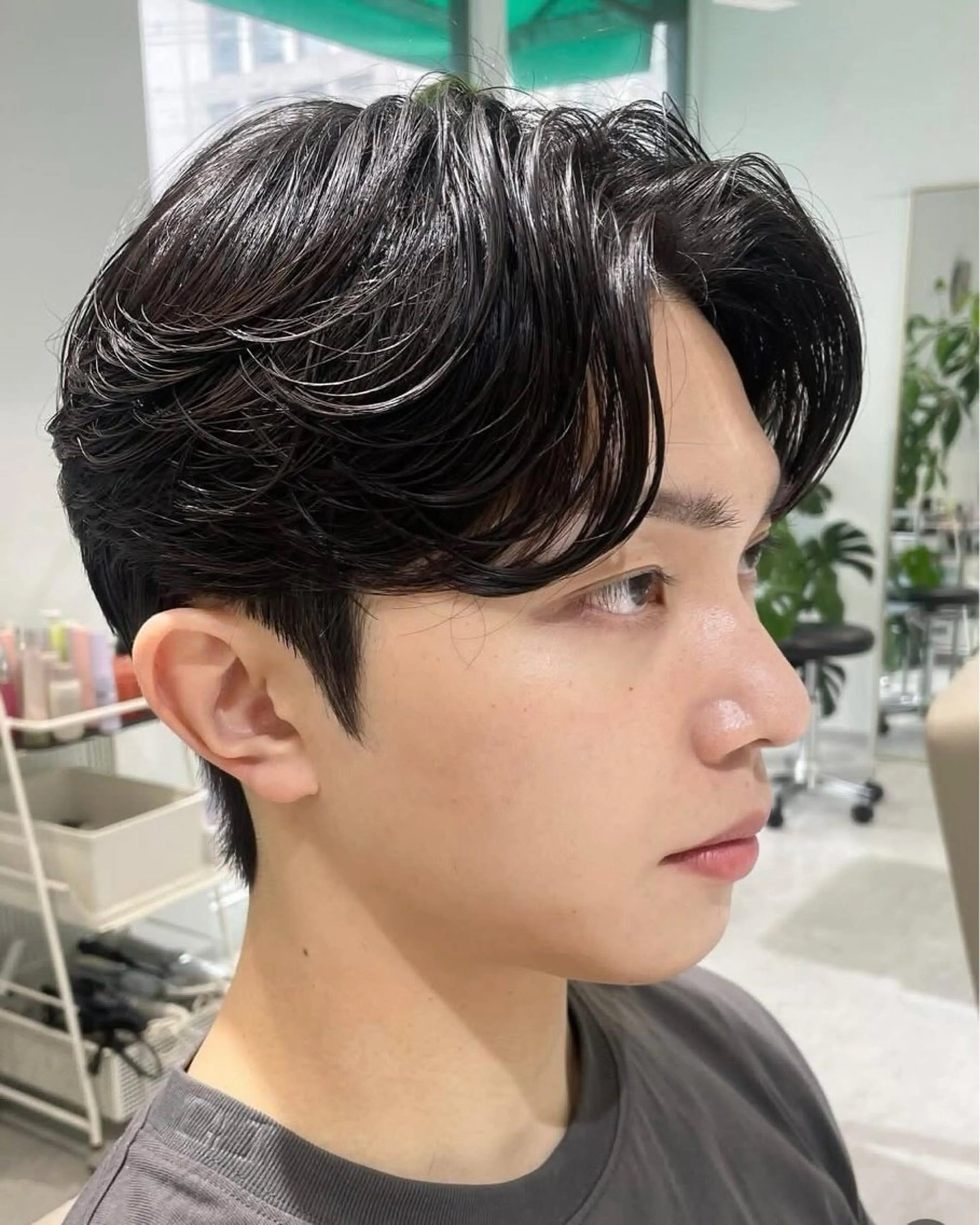 ショート パーマ メンズ カルマパーマ メンズパーマ 顔周りカット／透明感 カラー／Kurumeのヘアスタイル