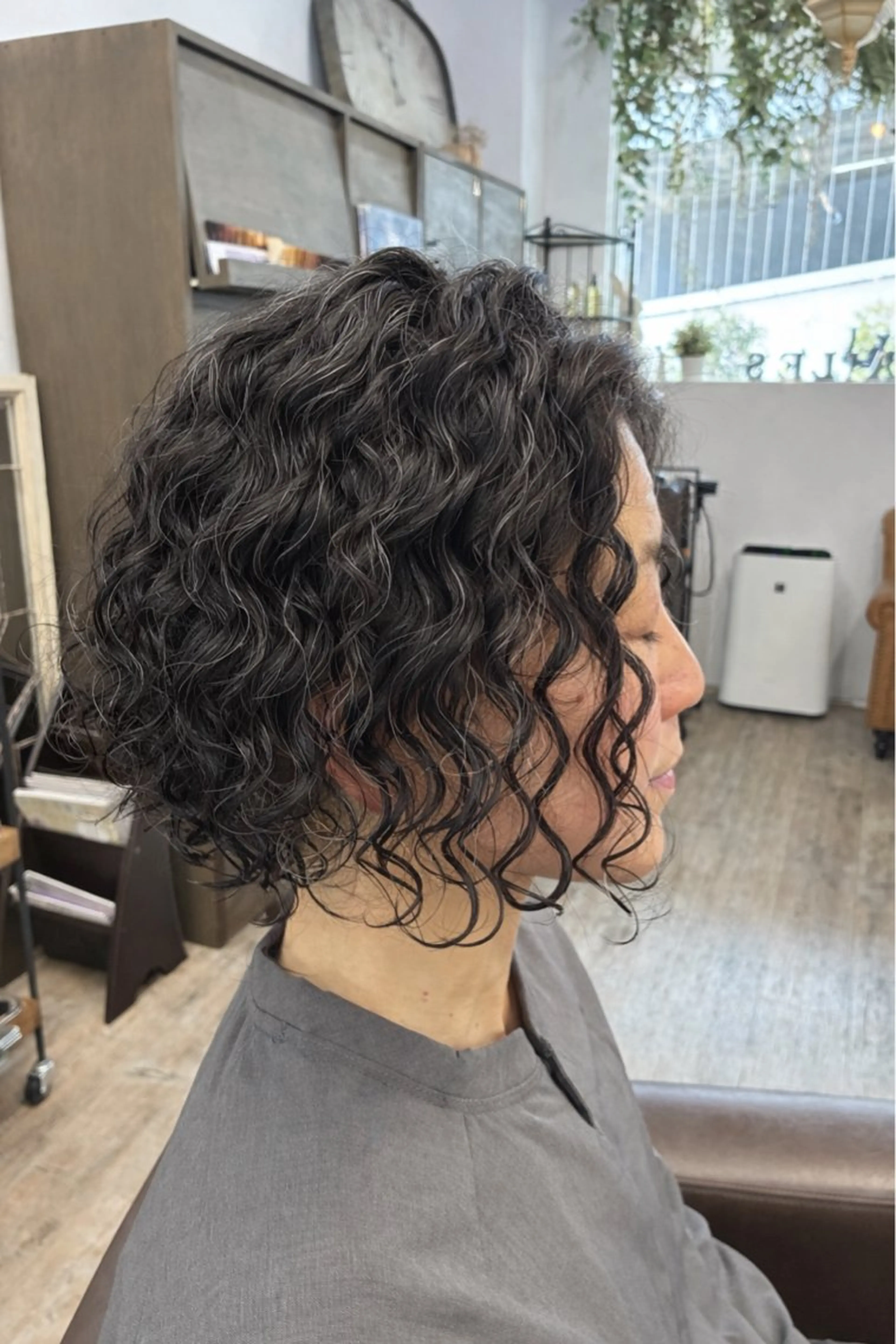 【4月当日限定】カット+パーマ〈ツイストスパイラル、波巻きパーマ〉+オージュアクイックトリートメント　メンズ大歓迎の写真