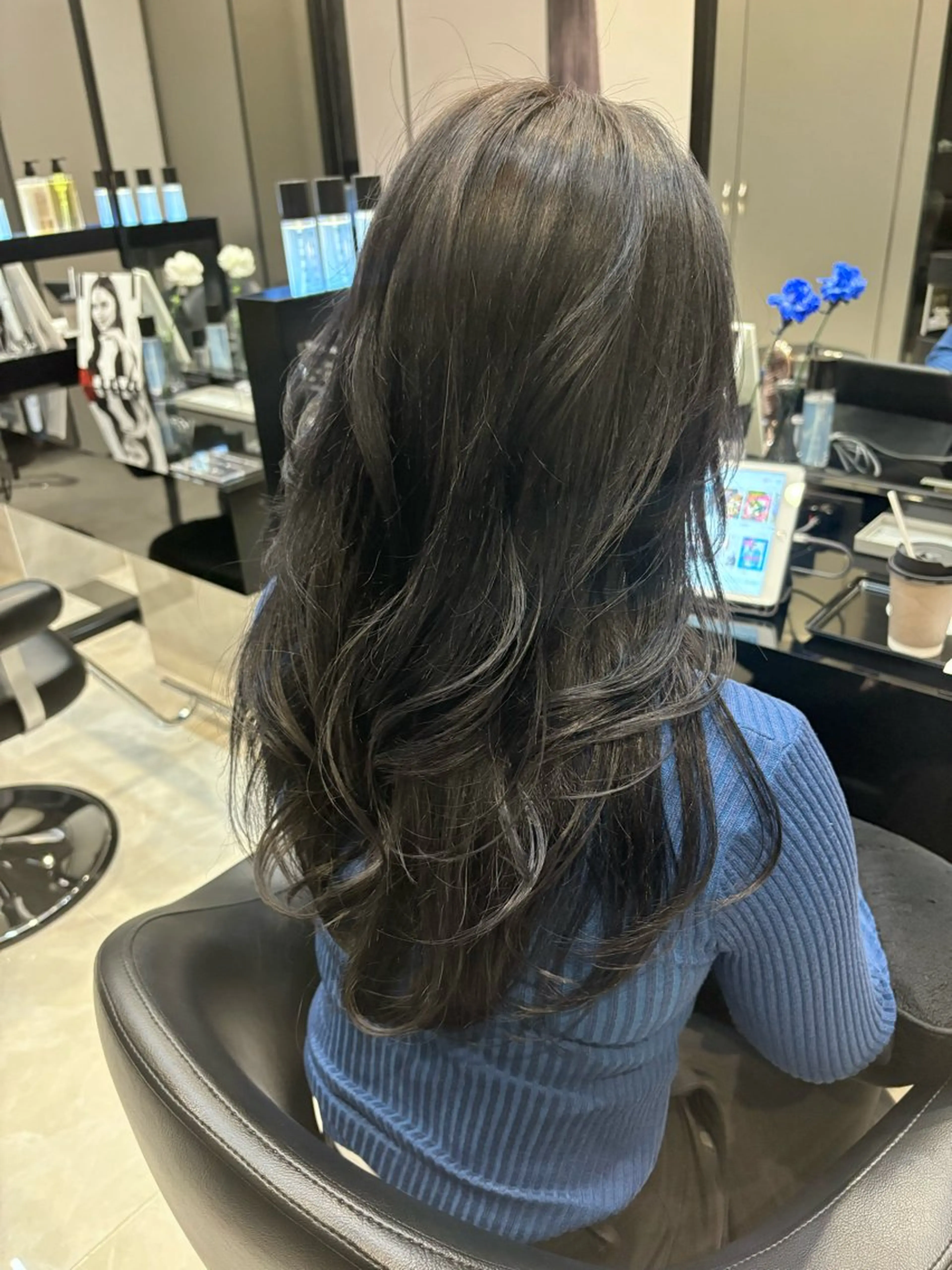 ロング 秋屋 美々梨のヘアスタイル