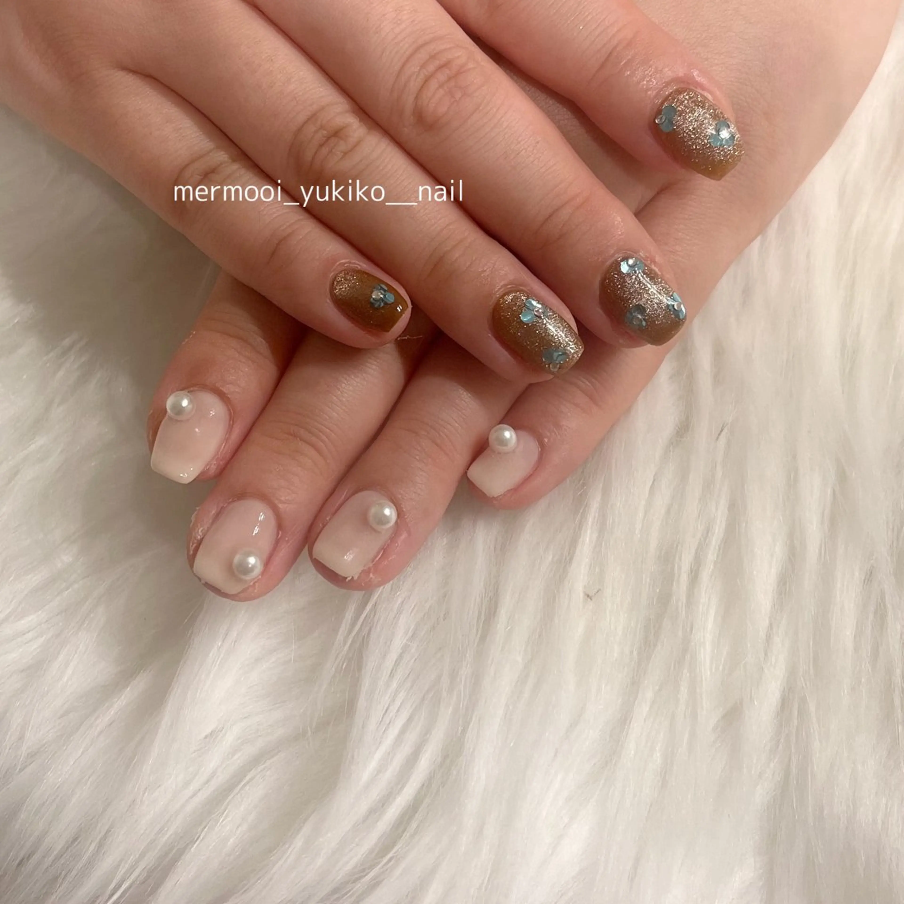 ネイル ブルー ブラウン ホログラムネイル キラキラネイル マグネットネイル ハンドネイル melumooi nailのネイルデザイン