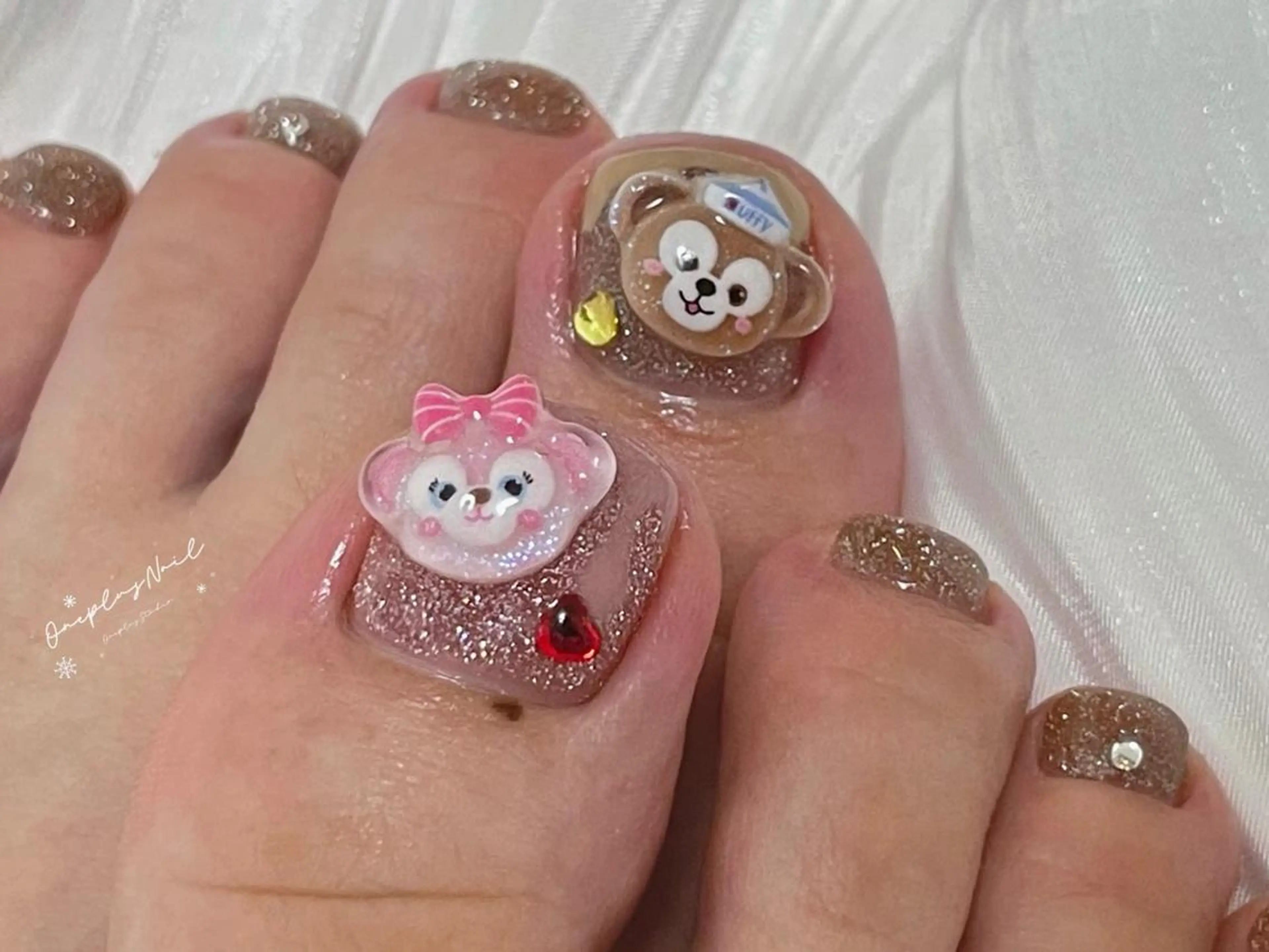 ネイル アートネイル オーロラネイル ガーリー キラキラネイル 韓国ネイル haruka 🧸のネイルデザイン