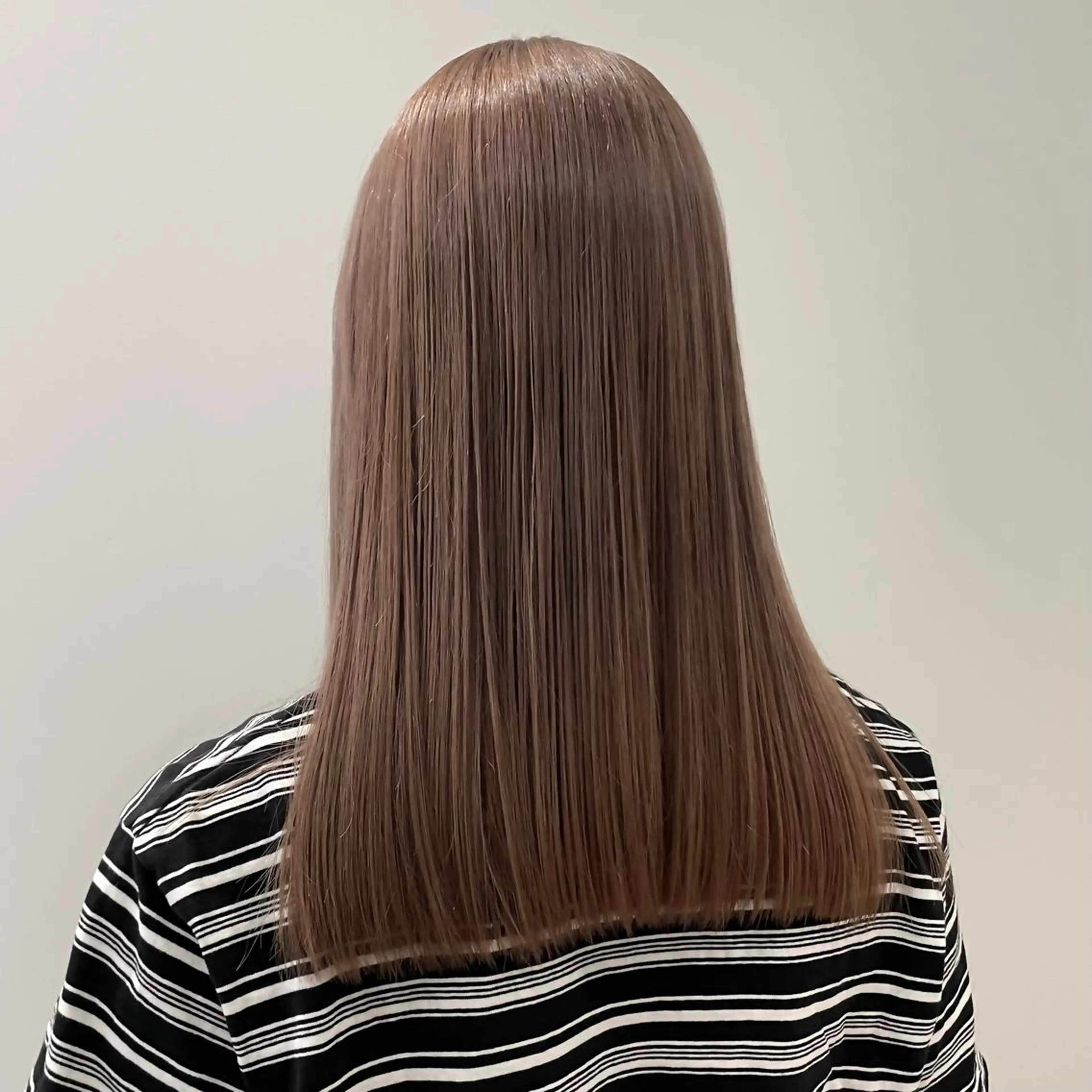 セミロング カラー ベージュカラー ブリーチ ミルクティーベージュ カット ヘアカラー ベージュ🤎透明感 カラー🤎anriのヘアスタイル