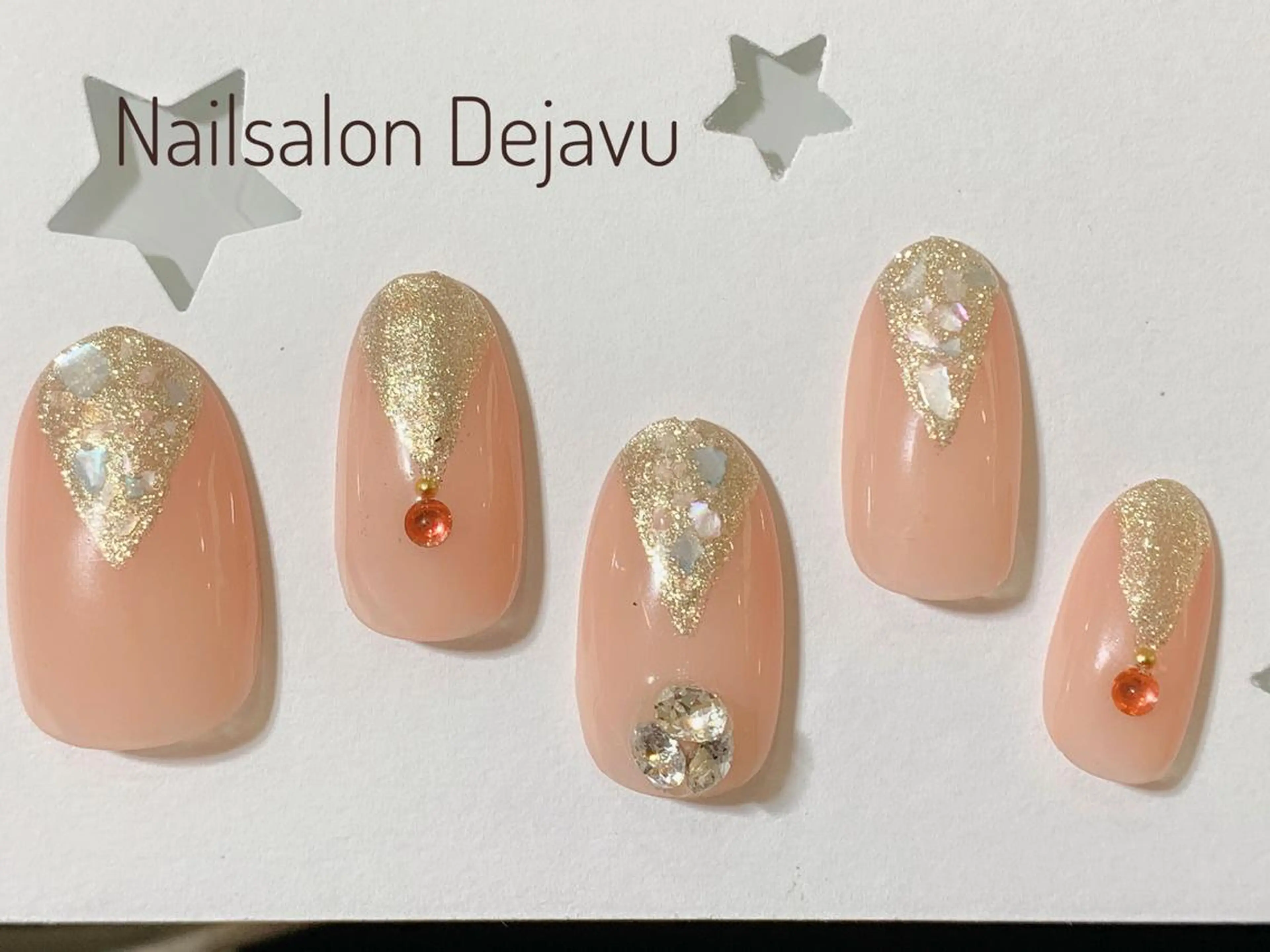 ネイル アートネイル ラメ(グリッター) ストーンネイル Nail salon Dejavu 🌿のネイルデザイン