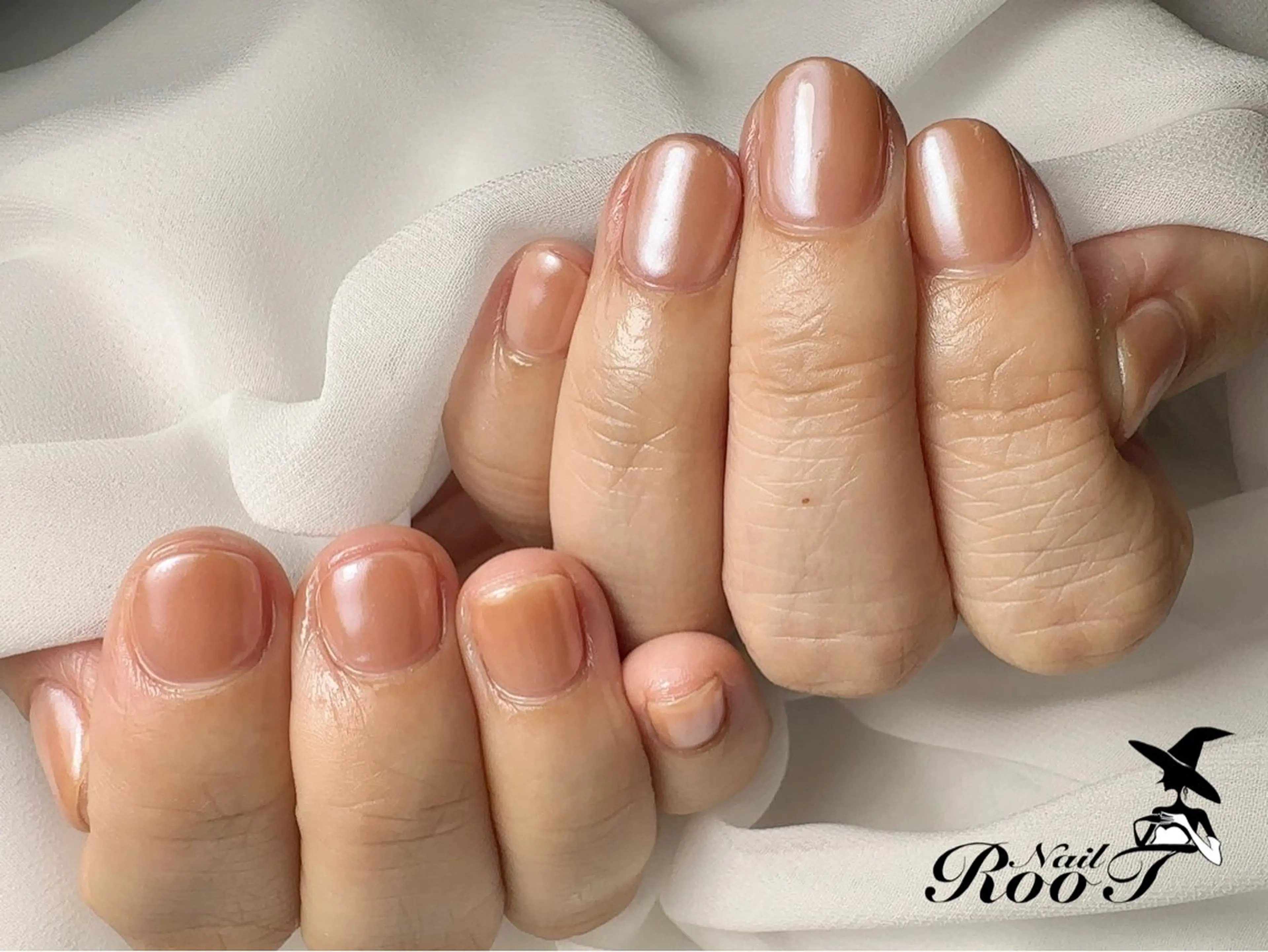 ネイル オーロラネイル ミラーネイル ハンドネイル RooT Nailのネイルデザイン
