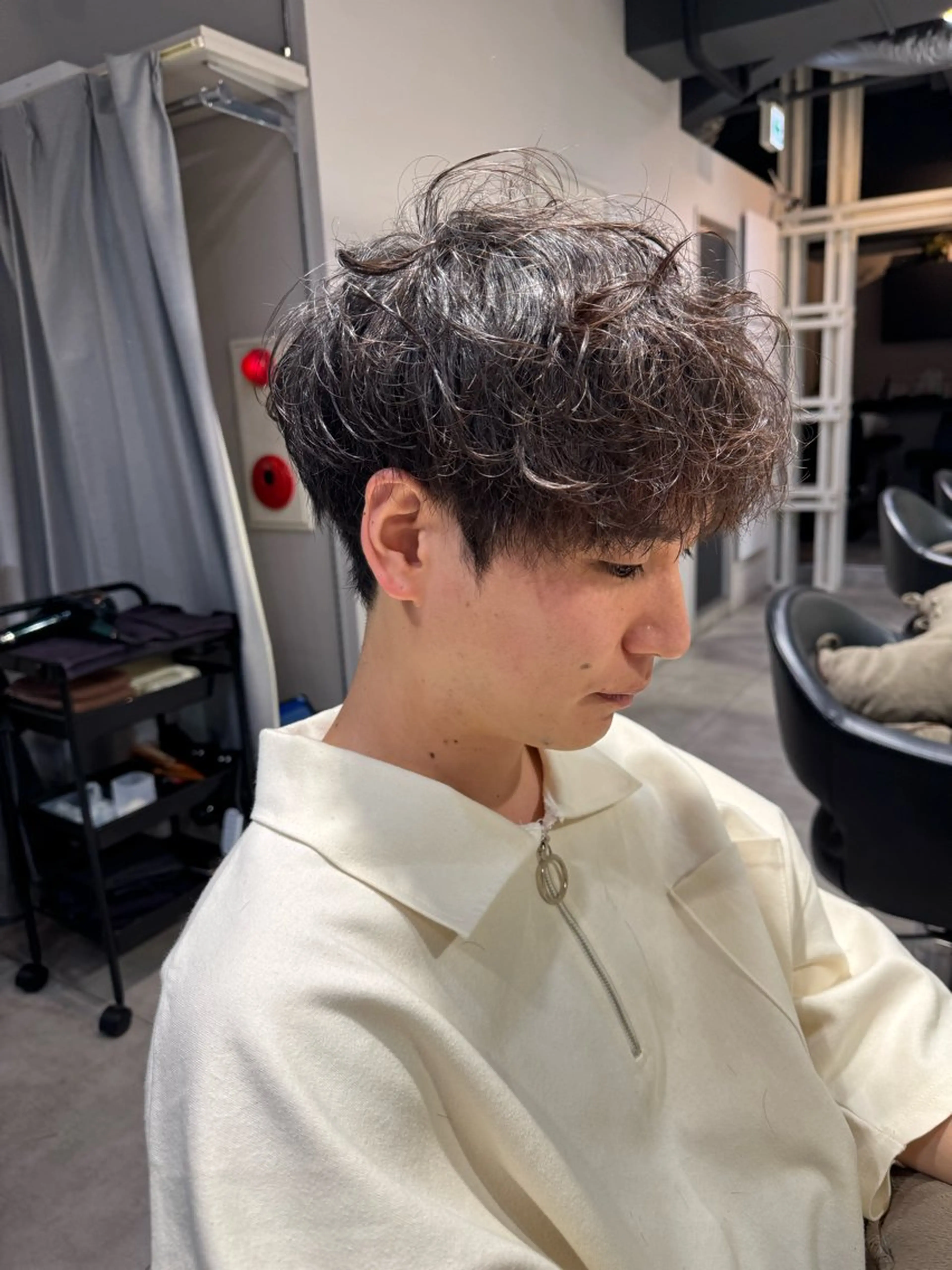 ミディアム パーマ メンズ 波巻きパーマ カット パーマ トリートメント 似合う髪型が 分からない方へのヘアスタイル