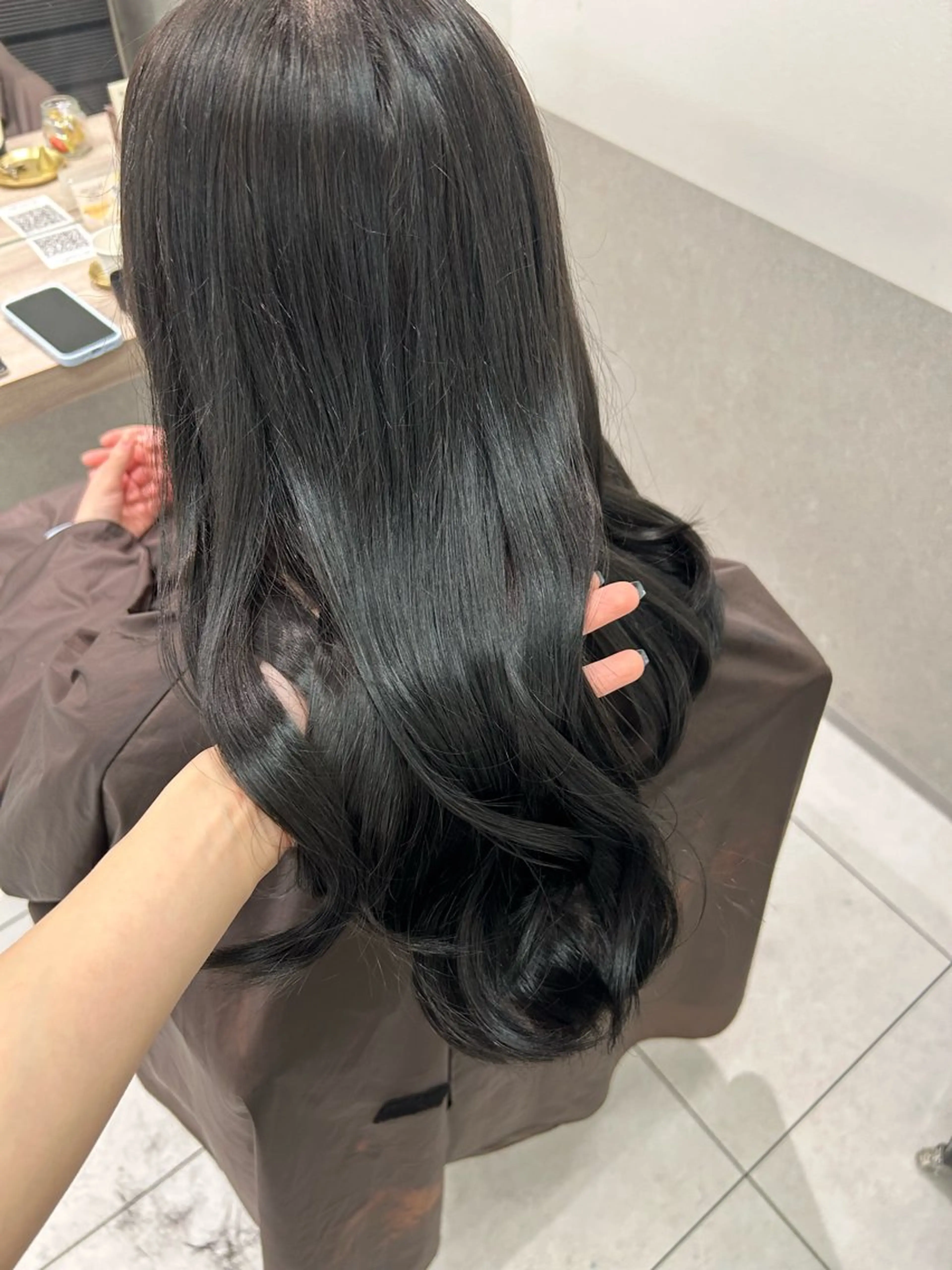 セミロング カラー オリーブ/アッシュ やわらか透明感カラーのヘアスタイル