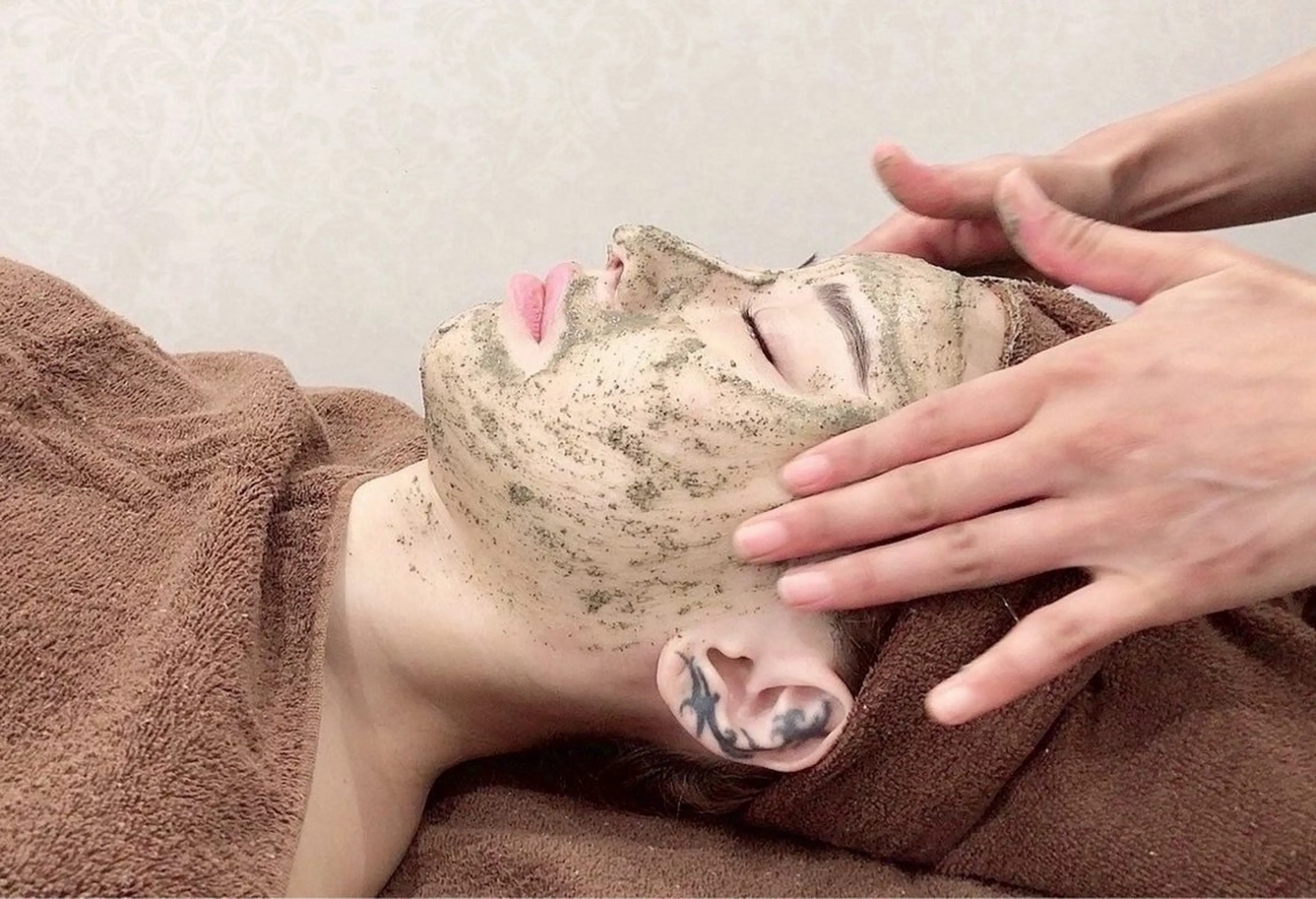 【とにかく肌を綺麗にしたい人ミニモ学割】ハーブピーリング＋毛穴洗浄の写真