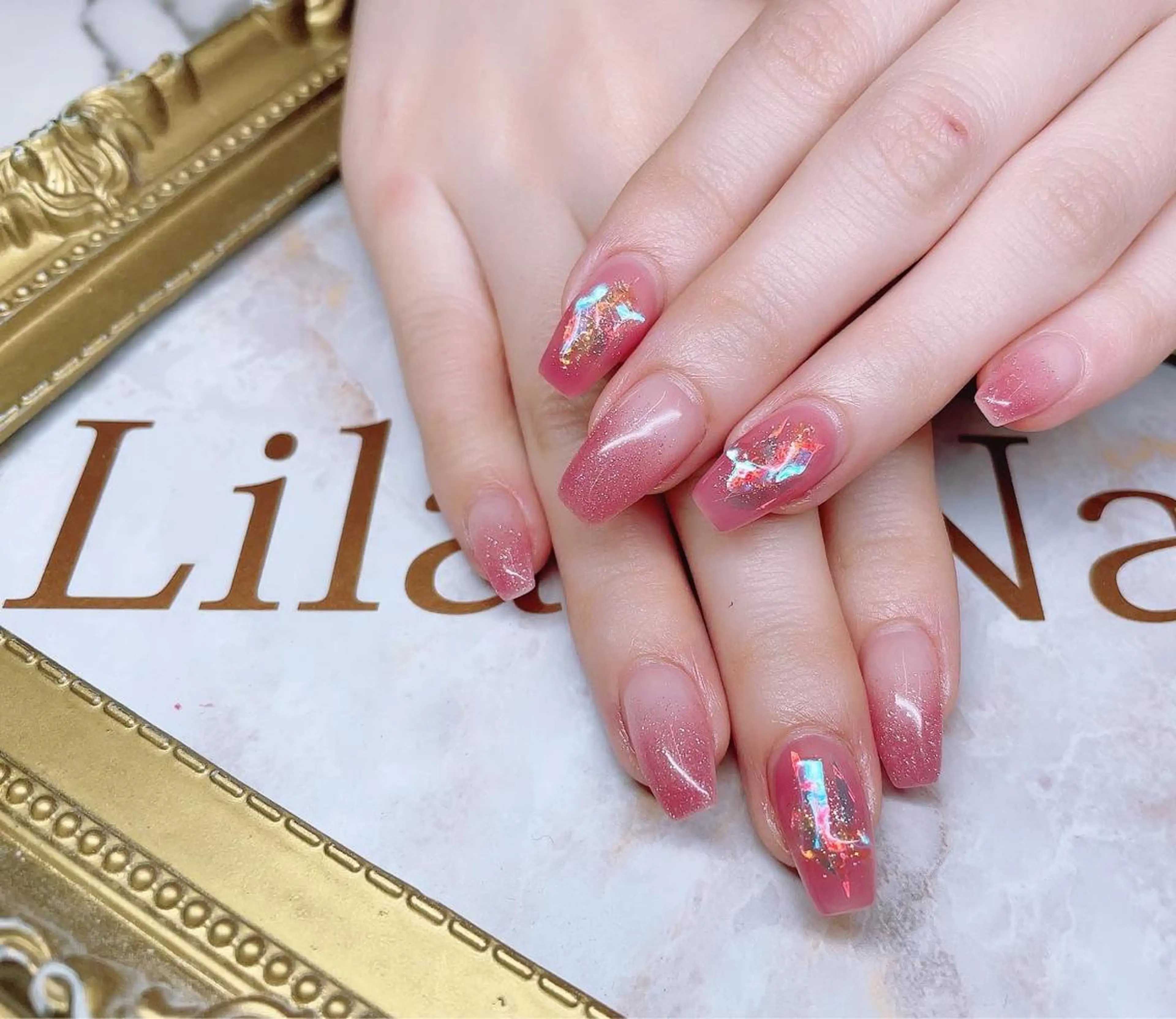 ネイル オーロラネイル チークネイル ジェルネイル グラデーション ハードジェル Lilas Nailのネイルデザイン