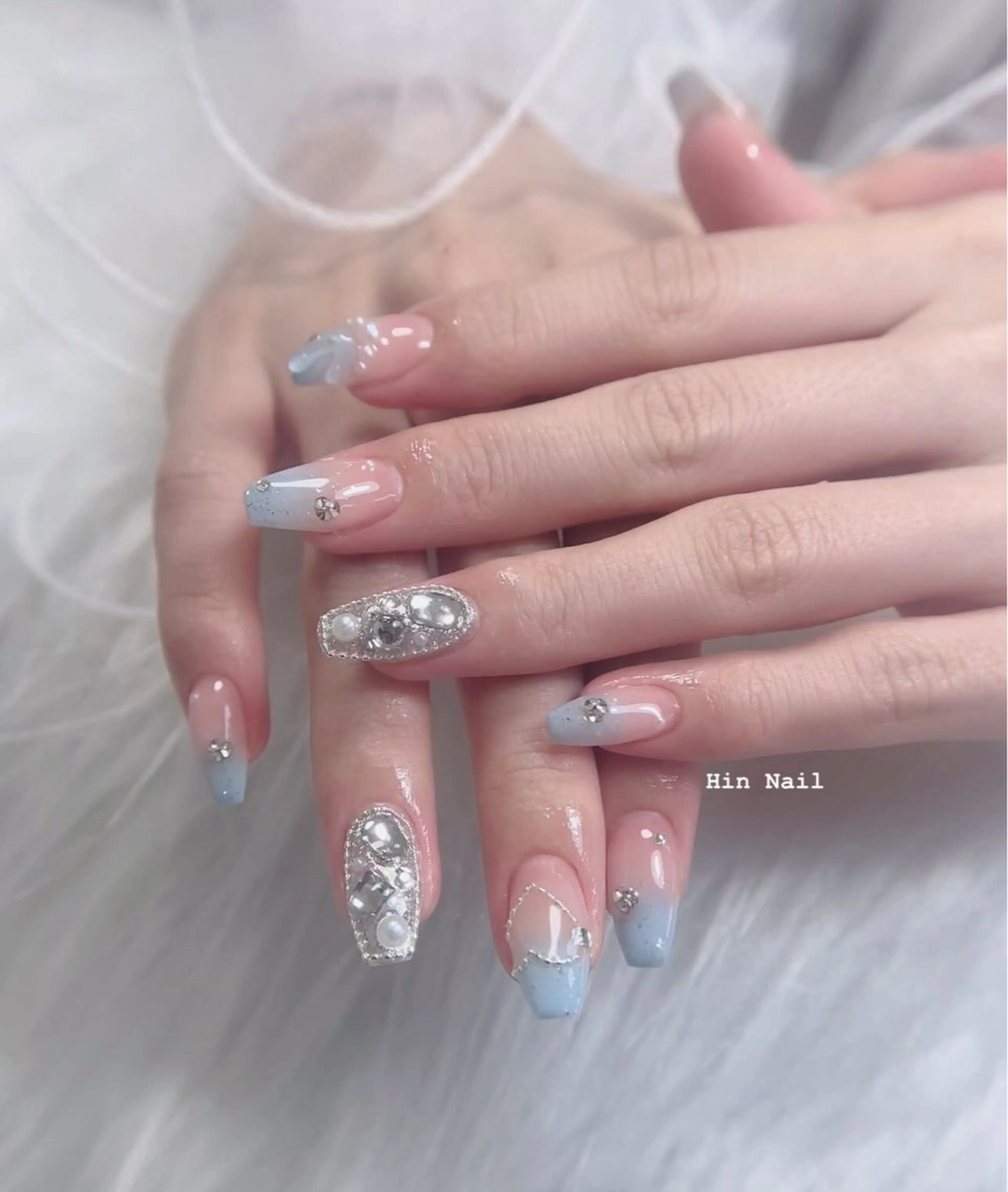 ネイル ハンドネイル Hin Nailsのネイルデザイン