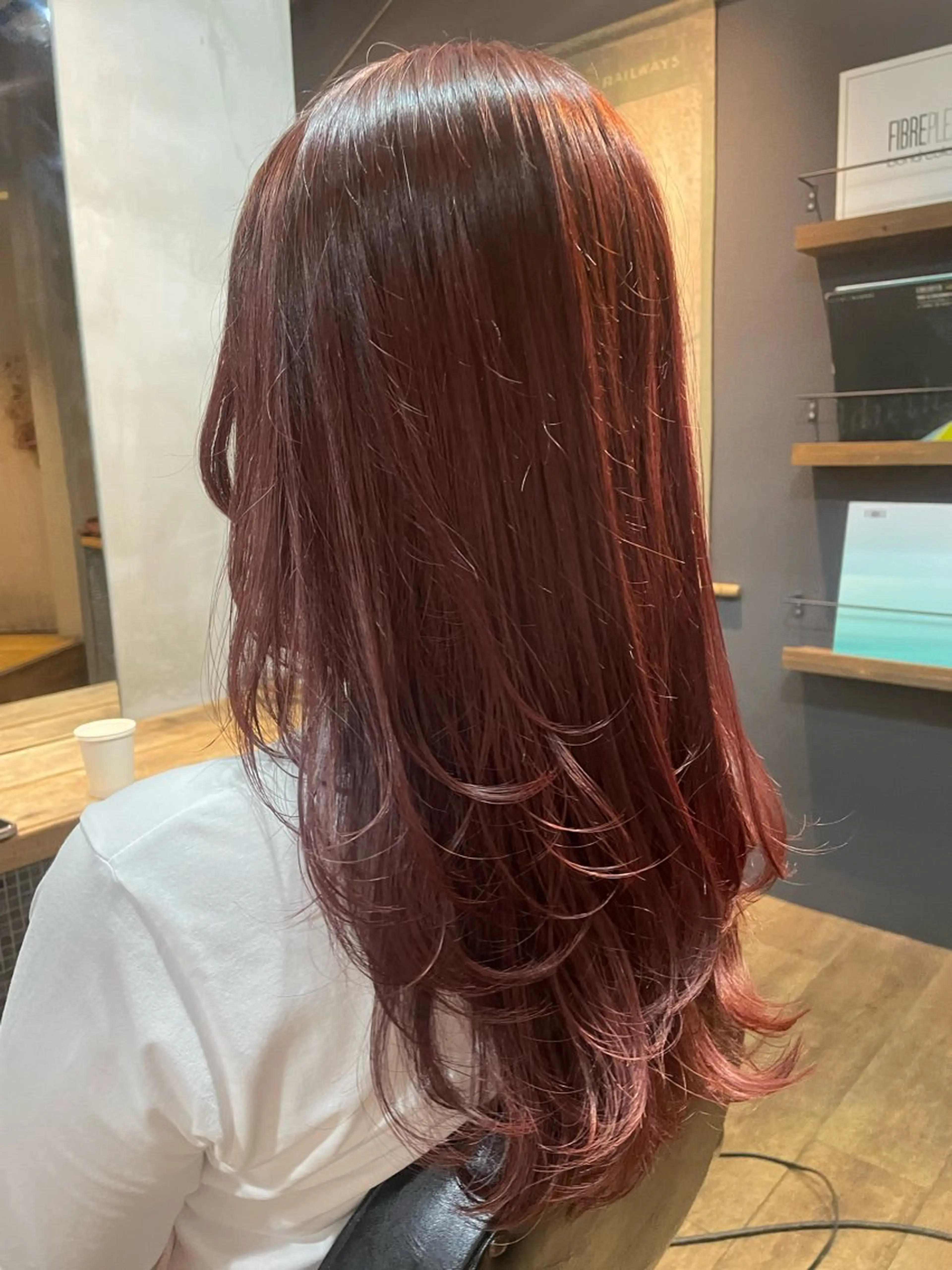 ロング カラー 吉田 光希のヘアスタイル