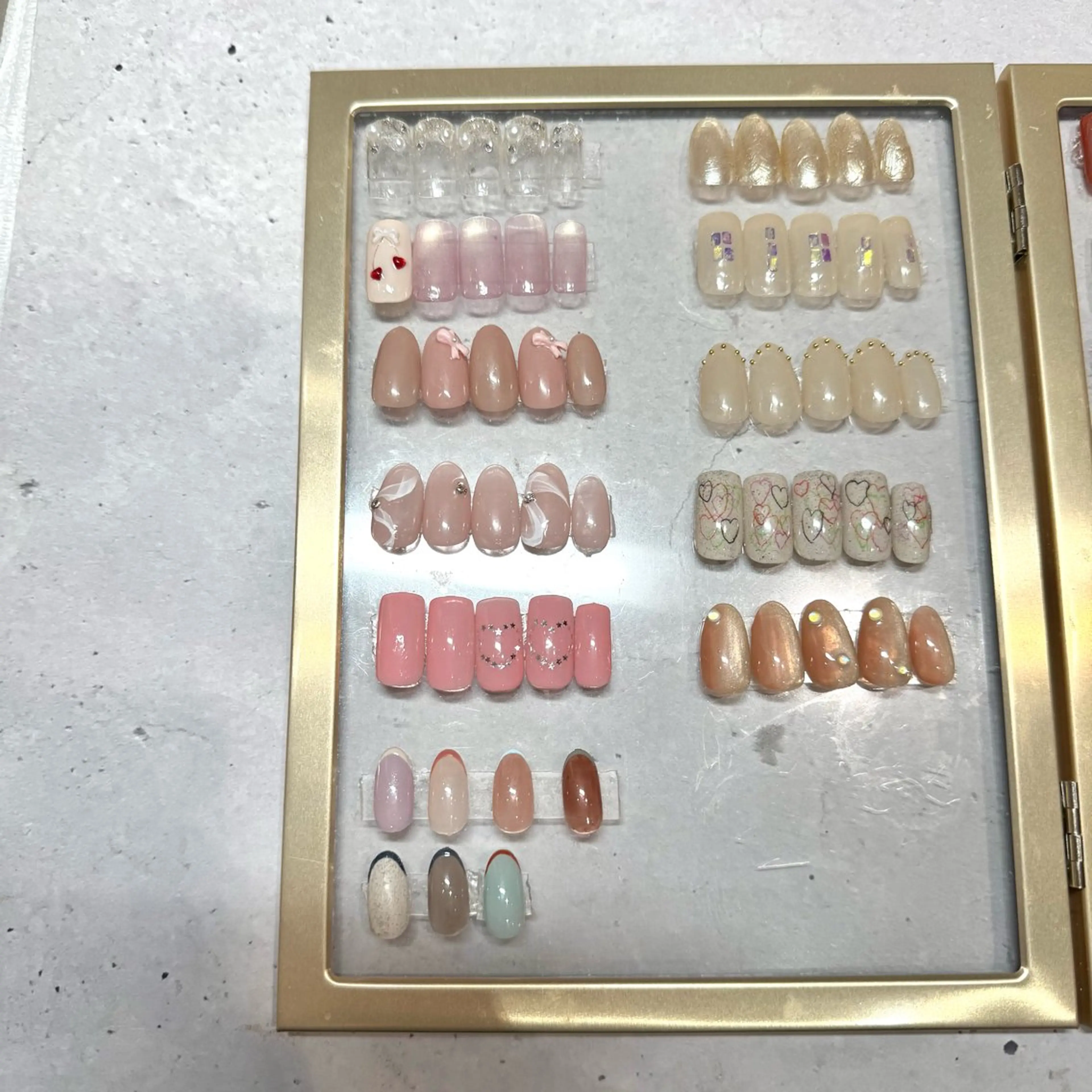 ネイル ハンドネイル chika .のネイルデザイン