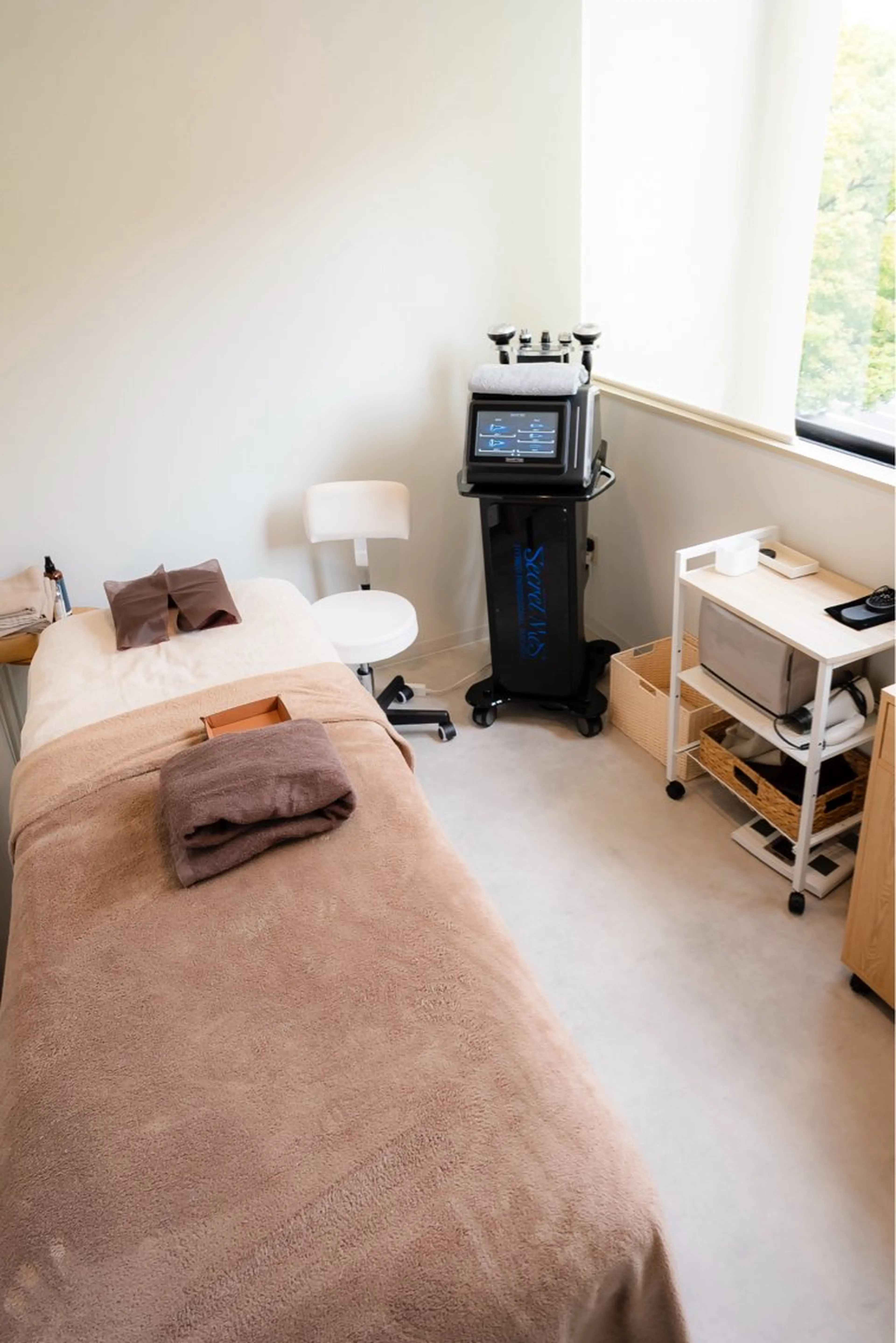 アイブロウ 脱毛・痩身専門サロン LYN【リン】のエステ・リラクイメージ