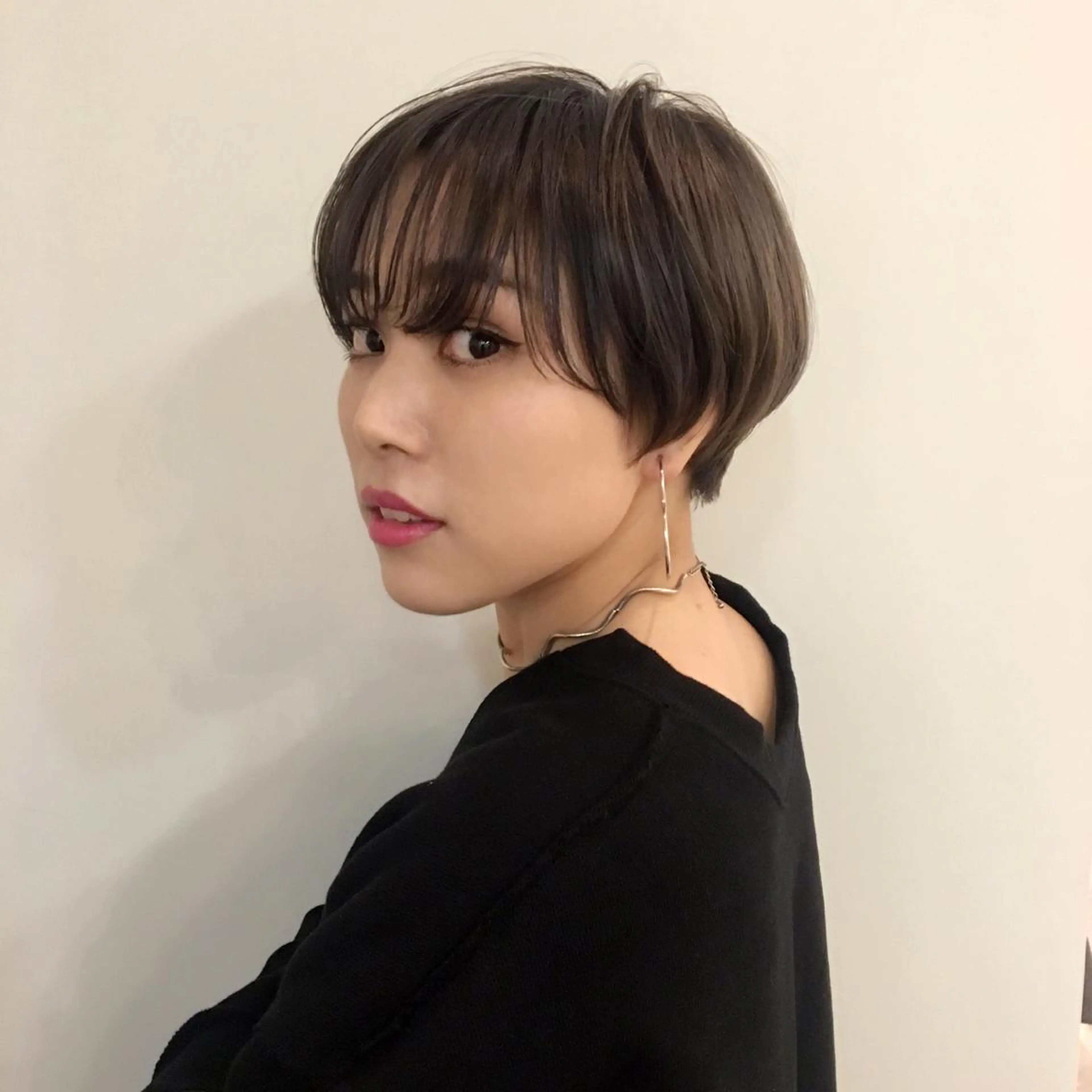 ショート カラー アッシュ ベージュカラー ショートヘア Teramura Kaoriのヘアスタイル