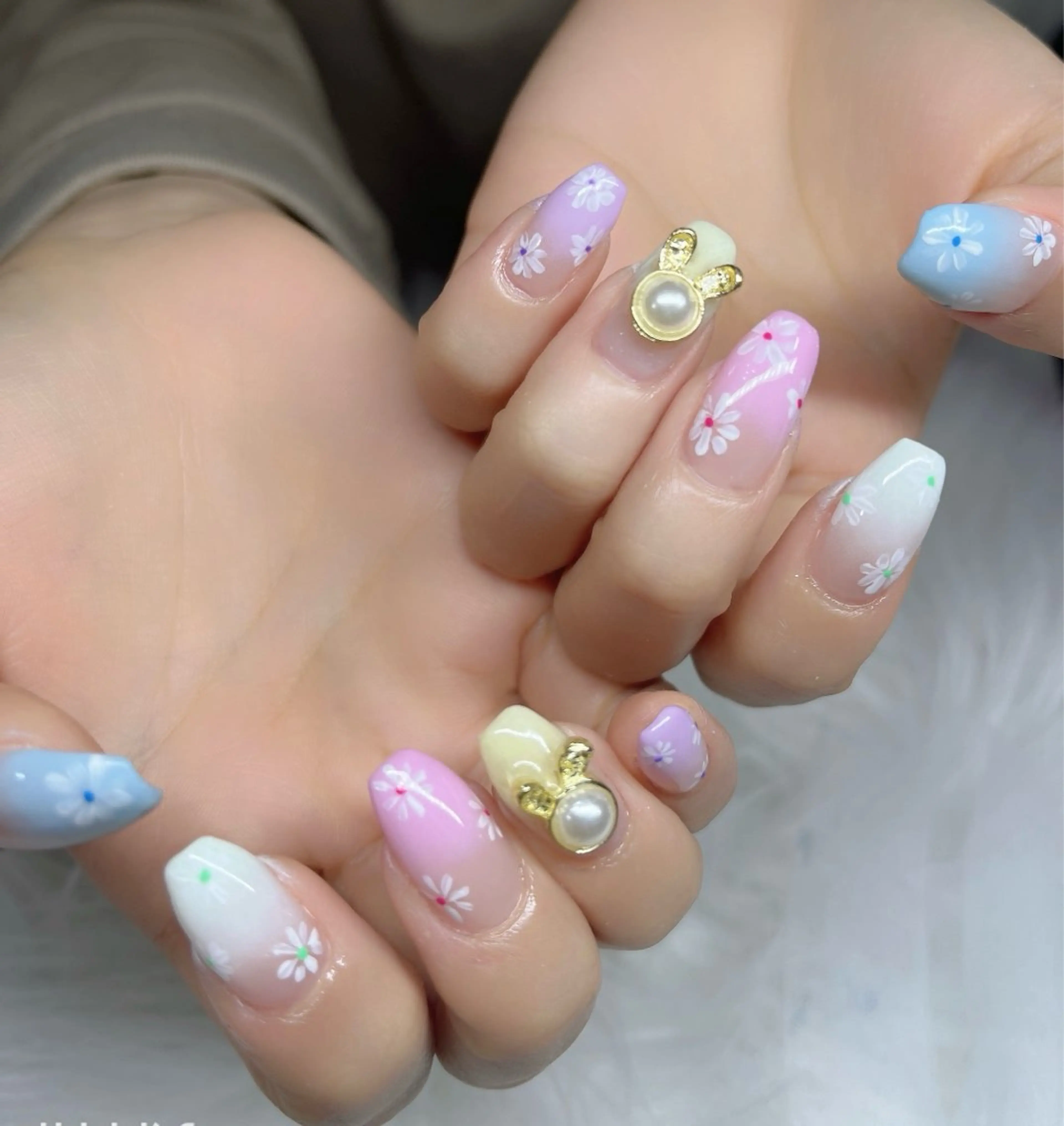 ネイル ハンドネイル YOLO NAILのネイルデザイン