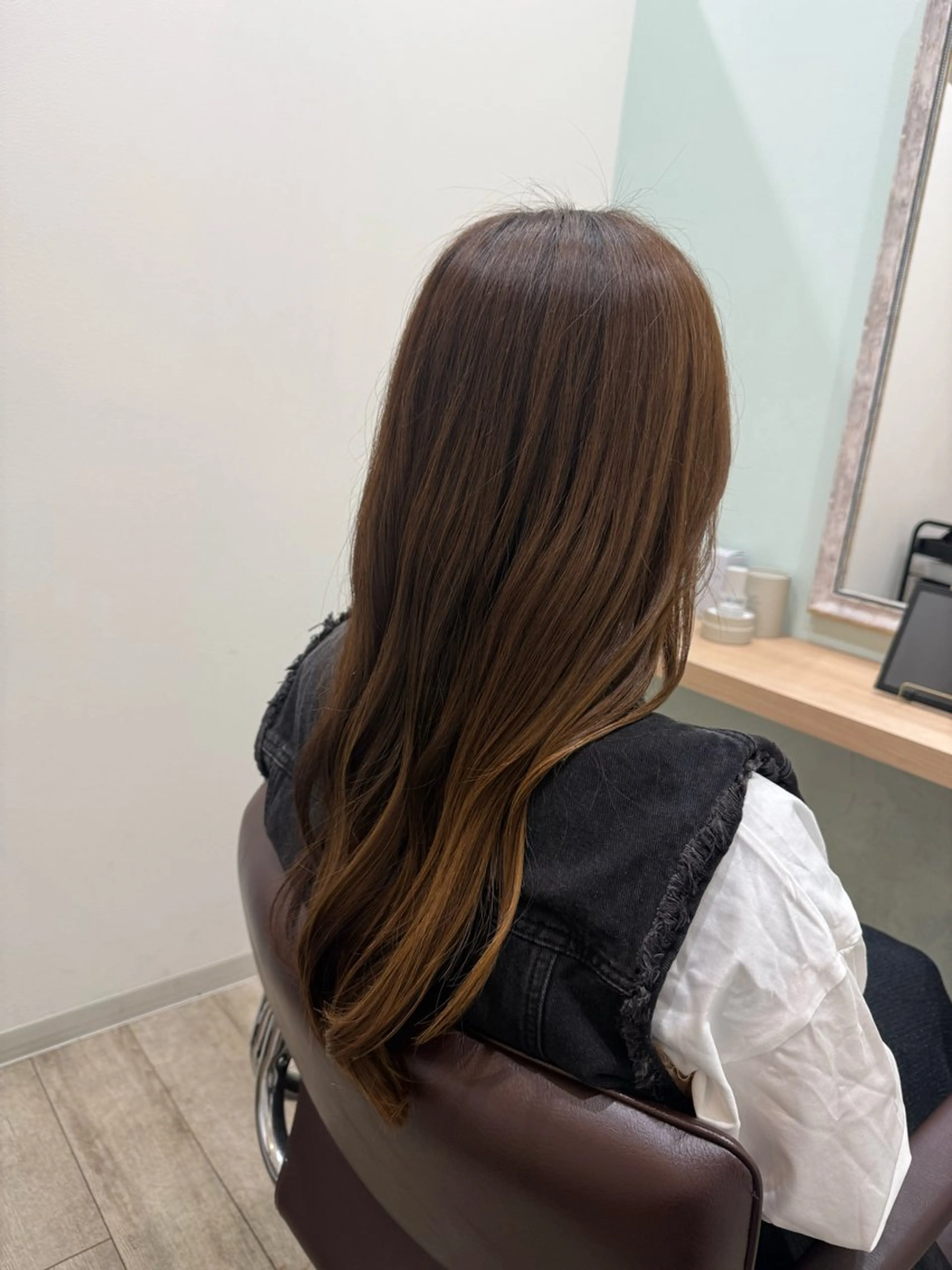 ロング レイヤーカット カット 伊藤 優里のヘアスタイル