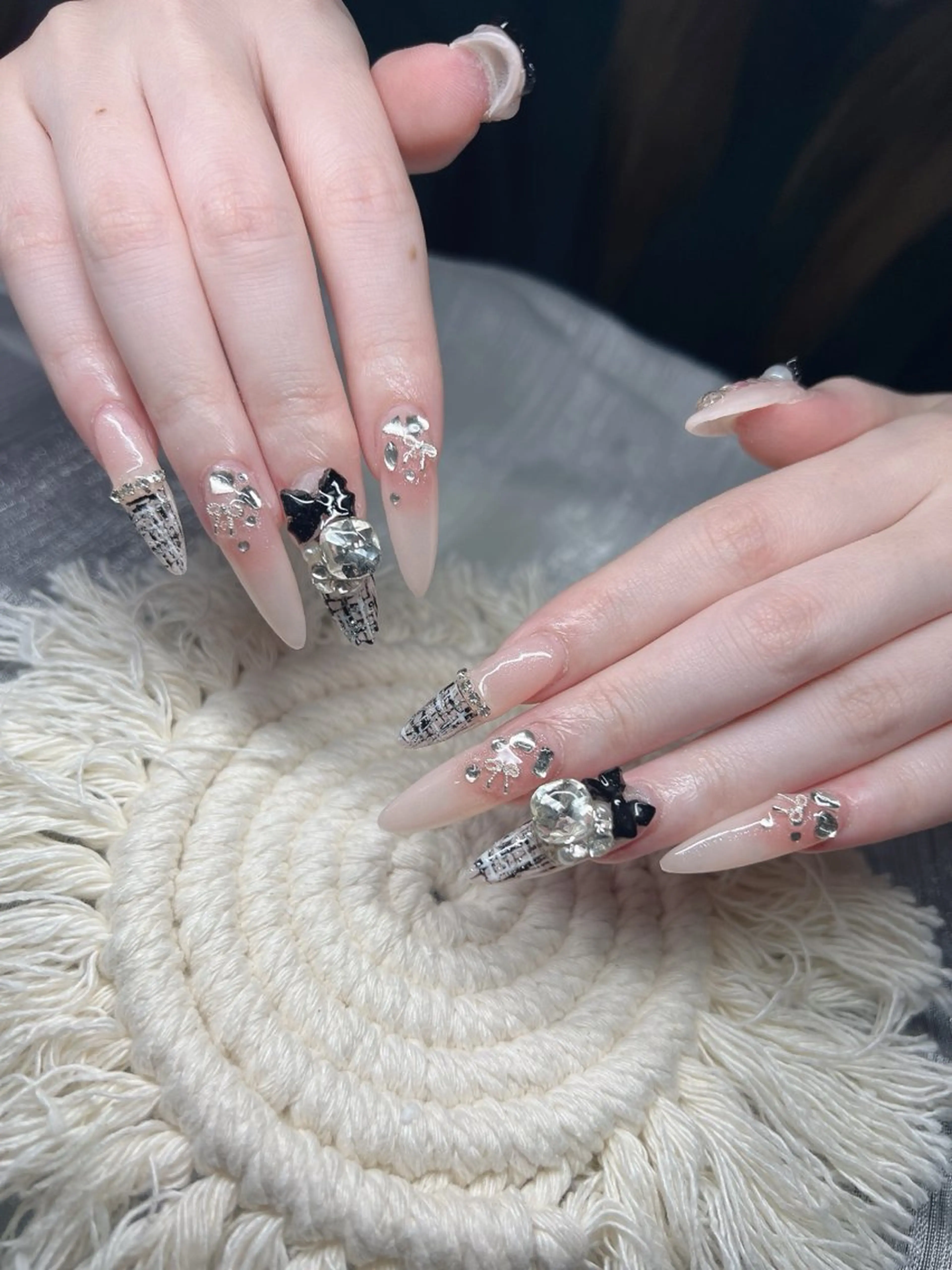 ネイル オーロラネイル チークネイル 長さ出し フットネイル フレンチネイル ハンドネイル Lee Nailsのネイルデザイン