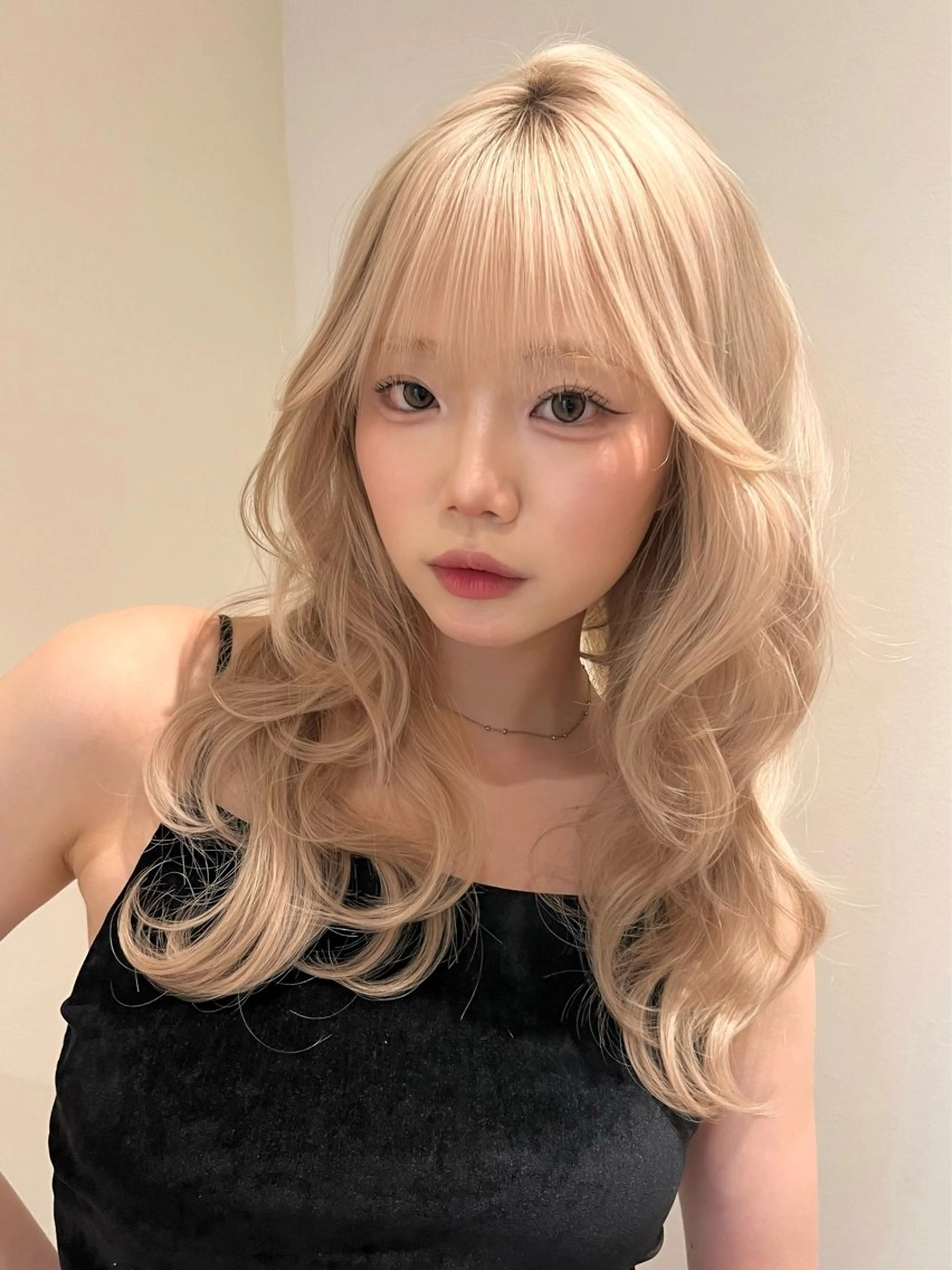 ロング カラー カット ヘアカラー 抜きっぱなしブロンド /ハイトーン/カナタのヘアスタイル