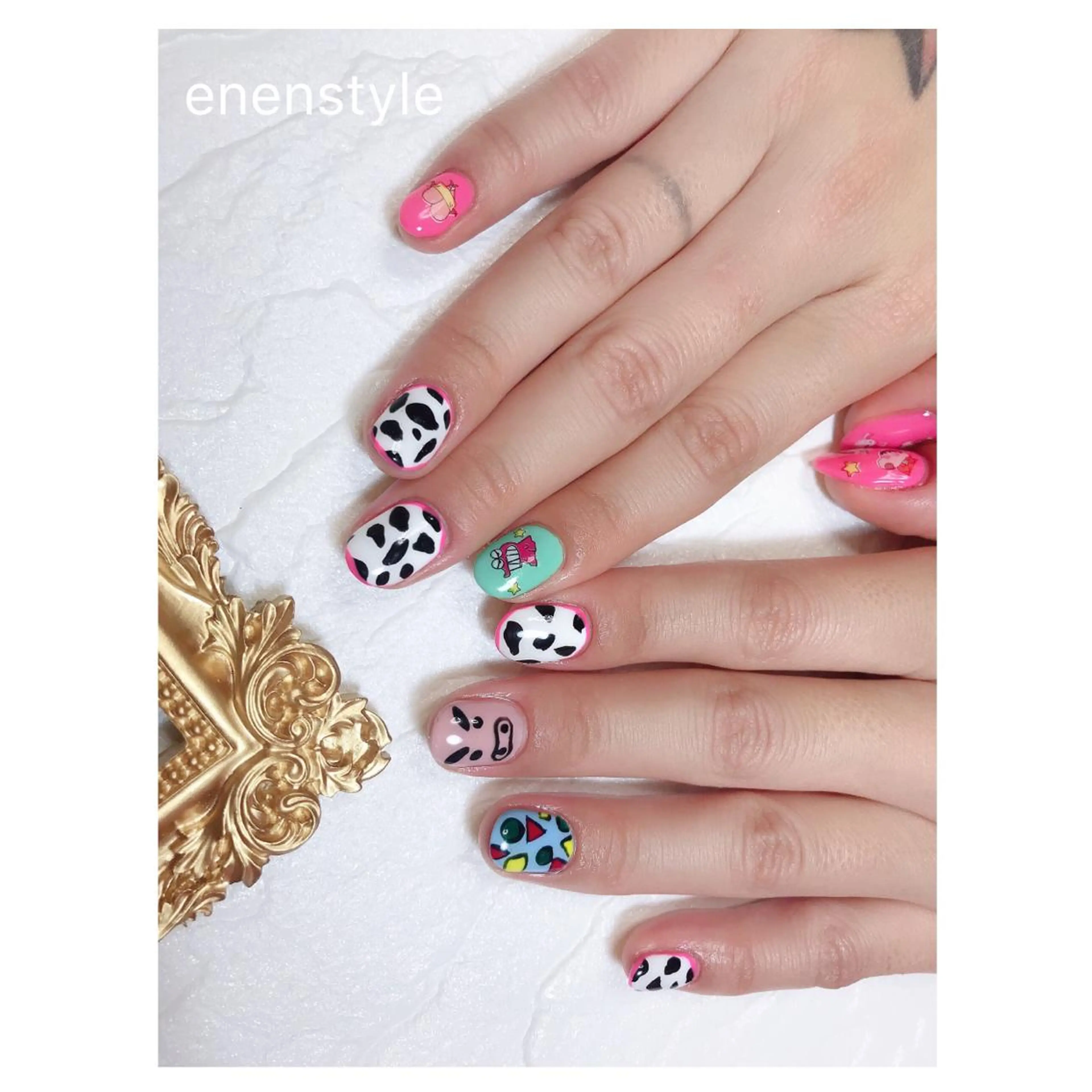 ショート ネイル ジェルネイル ニュアンスネイル オフィスネイル ワンカラーネイル ピンク 👑enen style👑のネイルデザイン