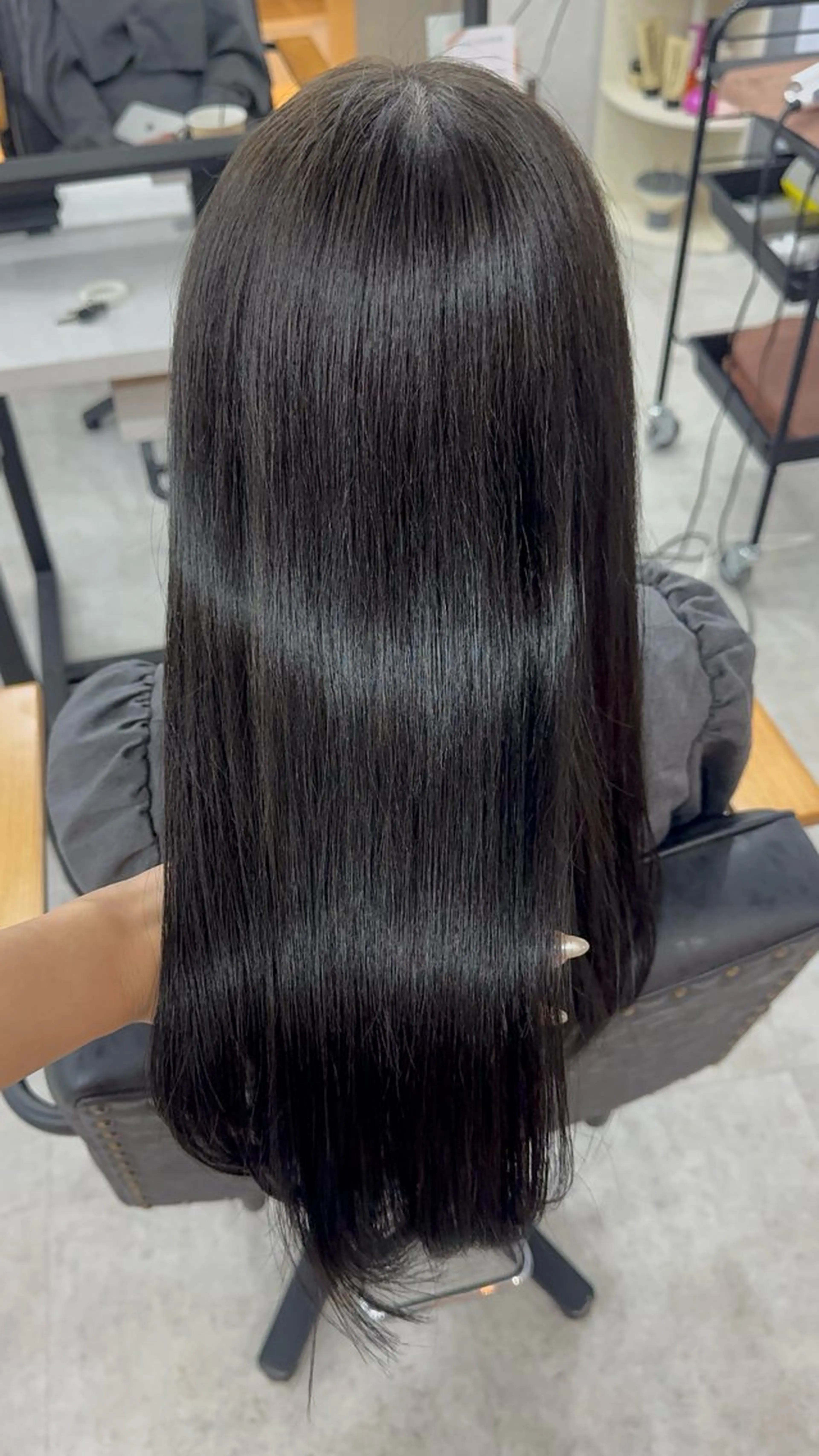 ロング カラー アッシュ アッシュブラウン ベージュカラー 黒髪 ブリーチ ヘアカラー トリートメント 赤み無し柔らかカラー 【梅田】madokaのヘアスタイル