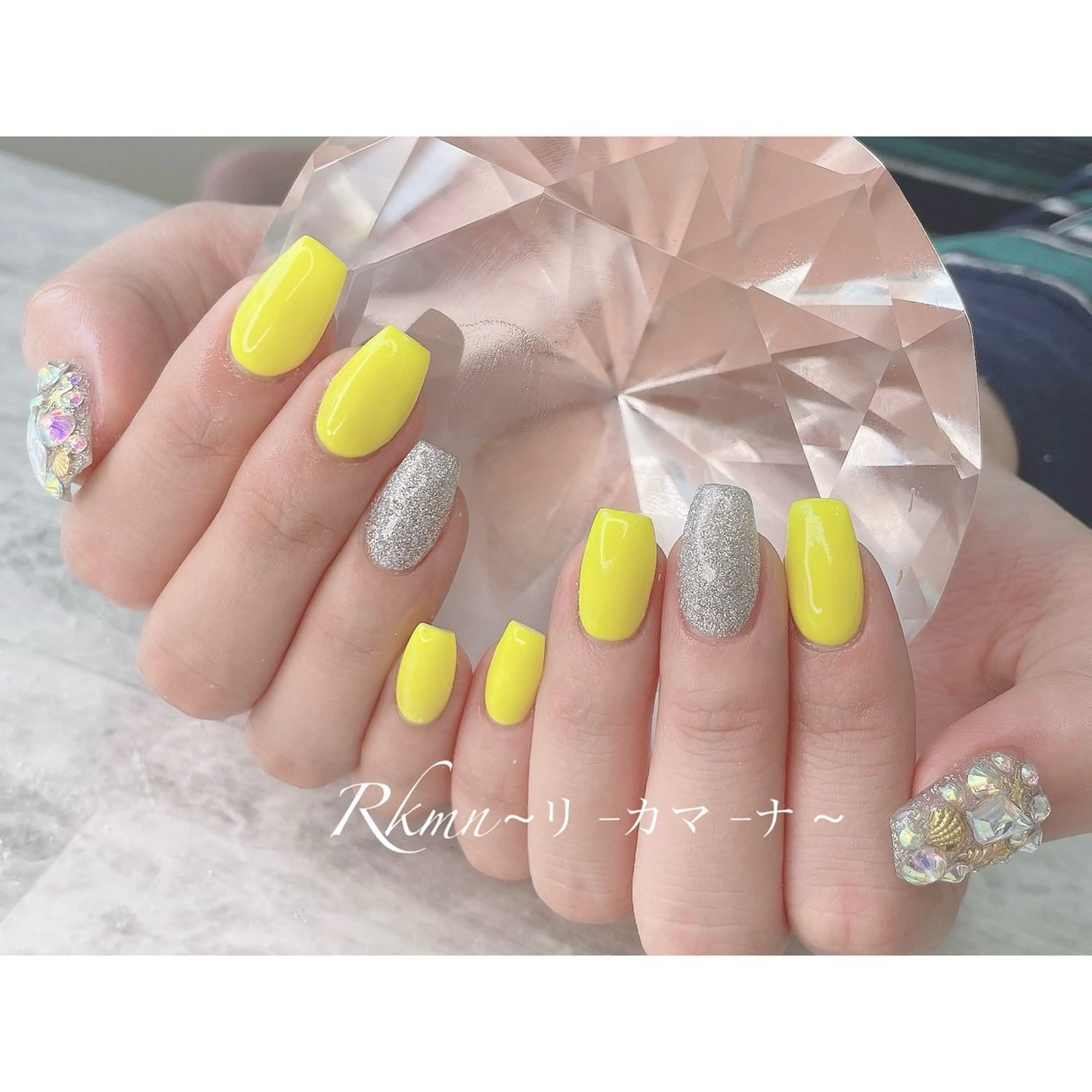 ネイル アートネイル ラメ(グリッター) 春ネイル 黄色 ハンドネイル フットネイル ハンドケア Rkmn ~リ-カマ-ナ~のネイルデザイン