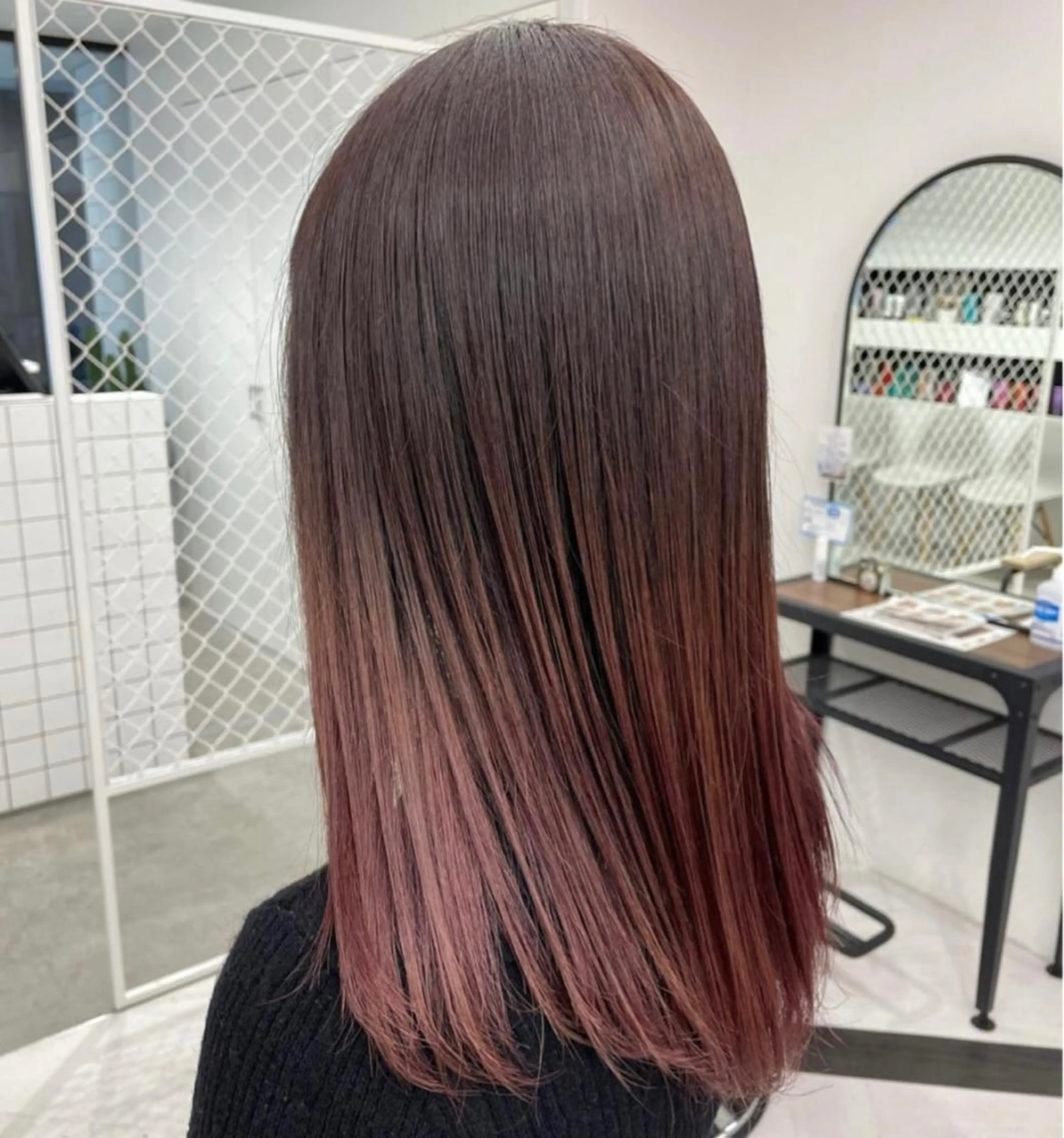 ロング カラー パーマ ヘアアレンジ メンズ キッズ ネイル マツエク・マツパ アイブロウ レイヤーカット トリートメント mona/ ストレートスタイル✨のヘアスタイル