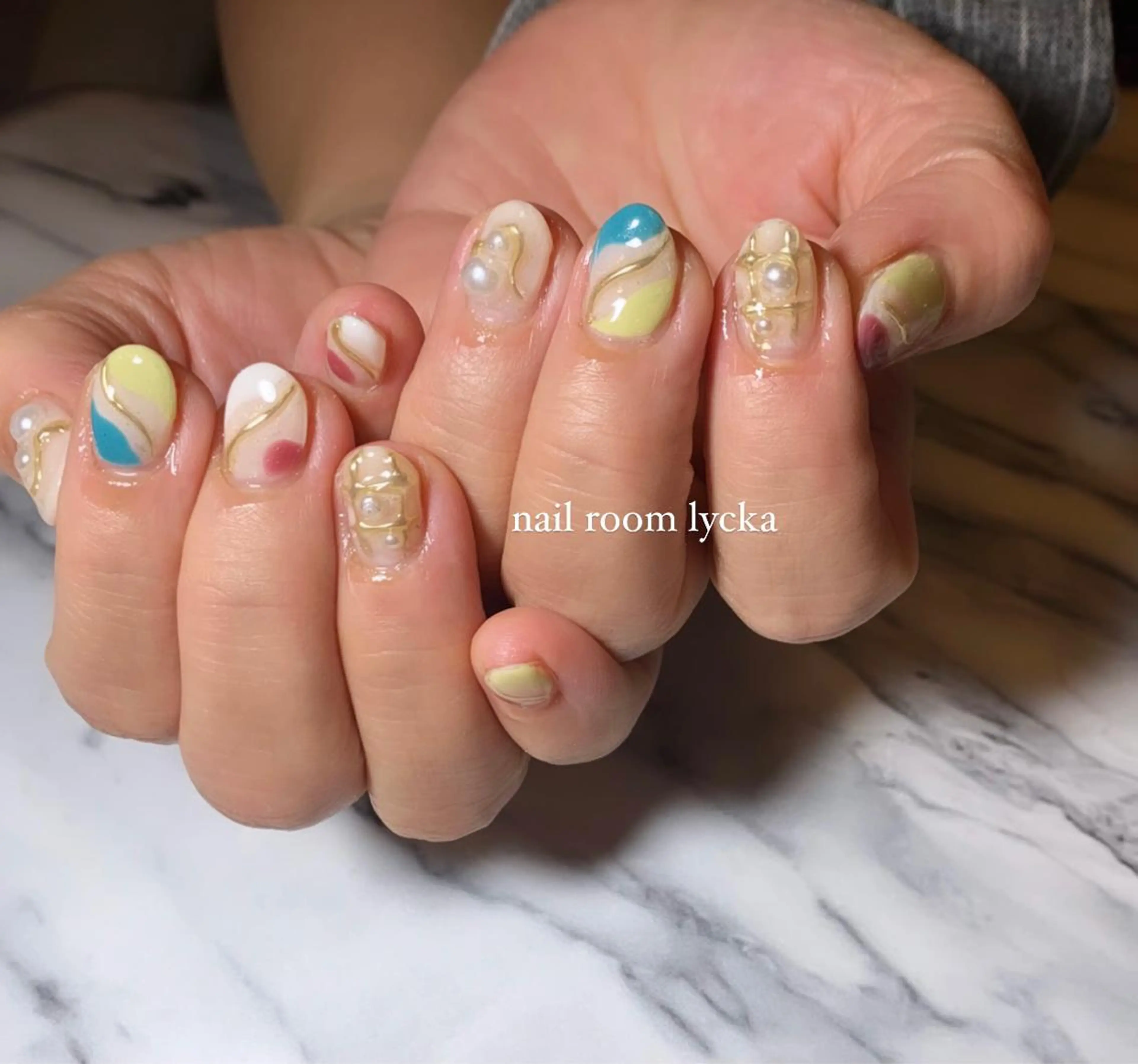 ネイル ﾈｲﾙﾙｰﾑﾘｯｶ 𝐦𝐚𝐲𝐮のネイルデザイン