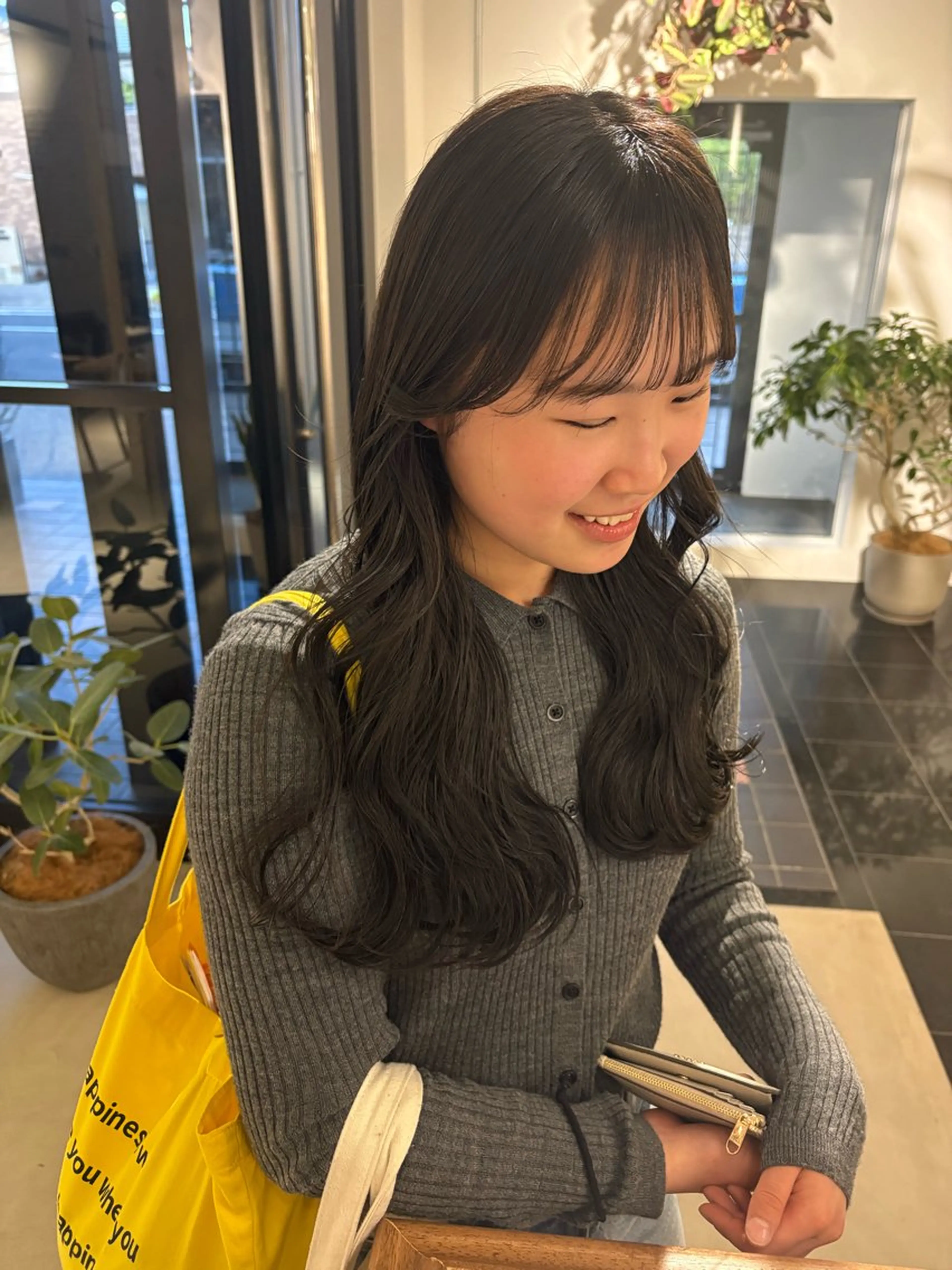 ロング Yui⭐️ 透け感カラーのヘアスタイル