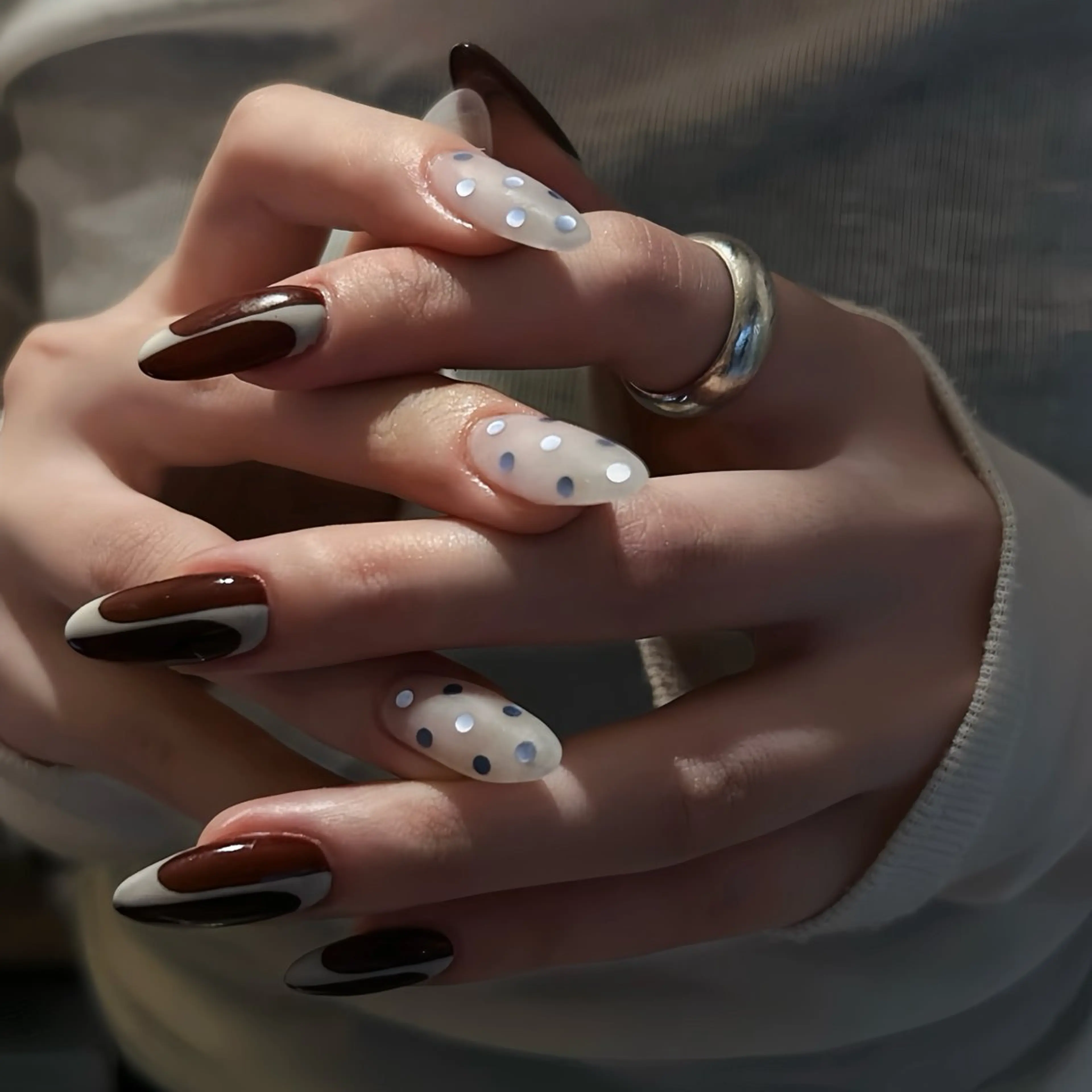 ネイル アートネイル 韓国ネイル ニュアンスネイル ぷっくりネイル talo .のネイルデザイン