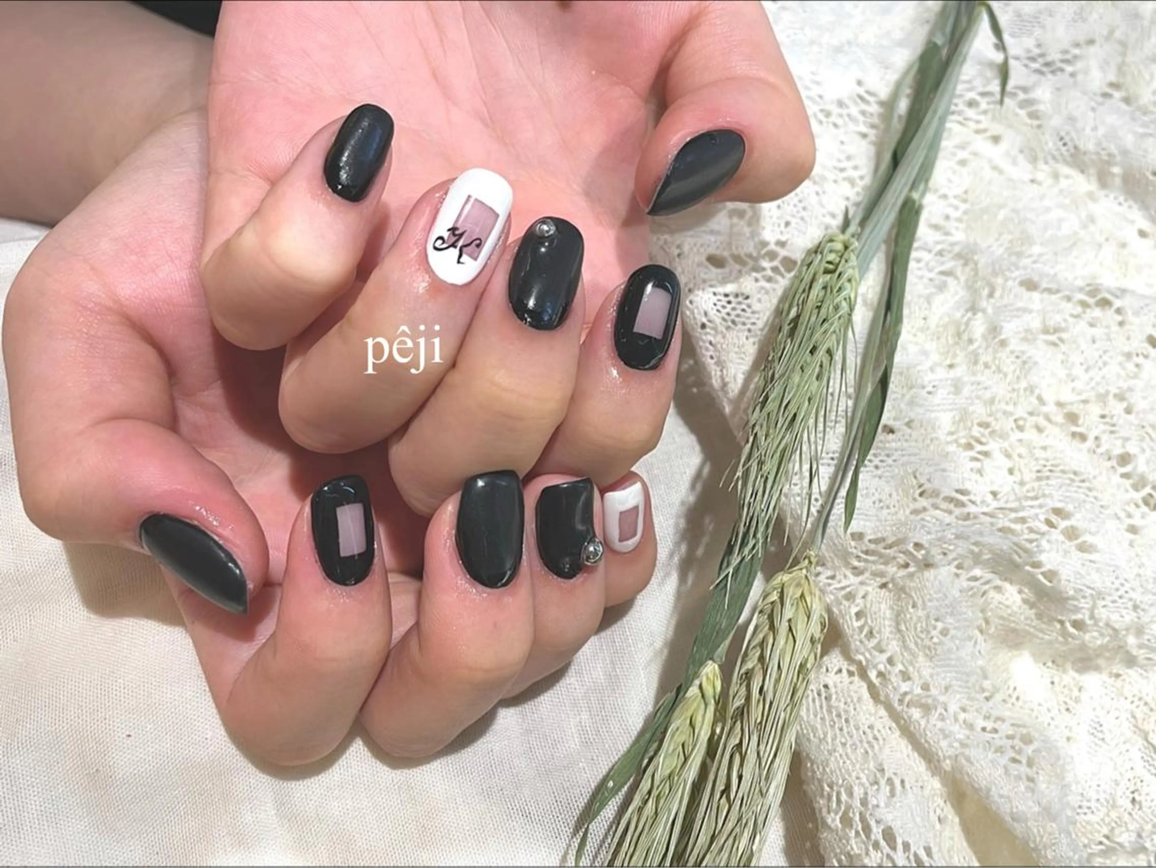 ショート m kaori𓃟のネイルデザイン