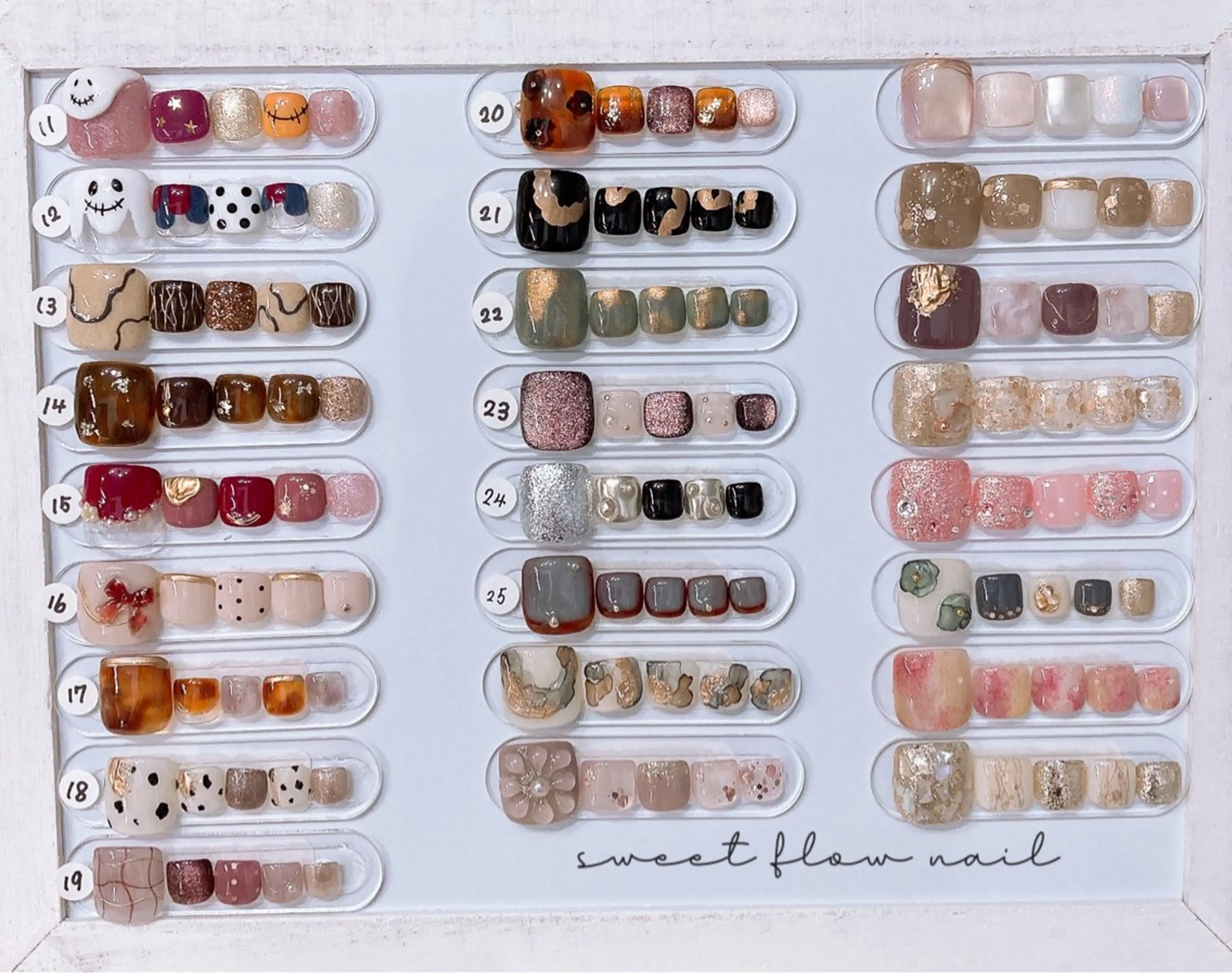 ネイル フットネイル sweet flow nailのネイルデザイン