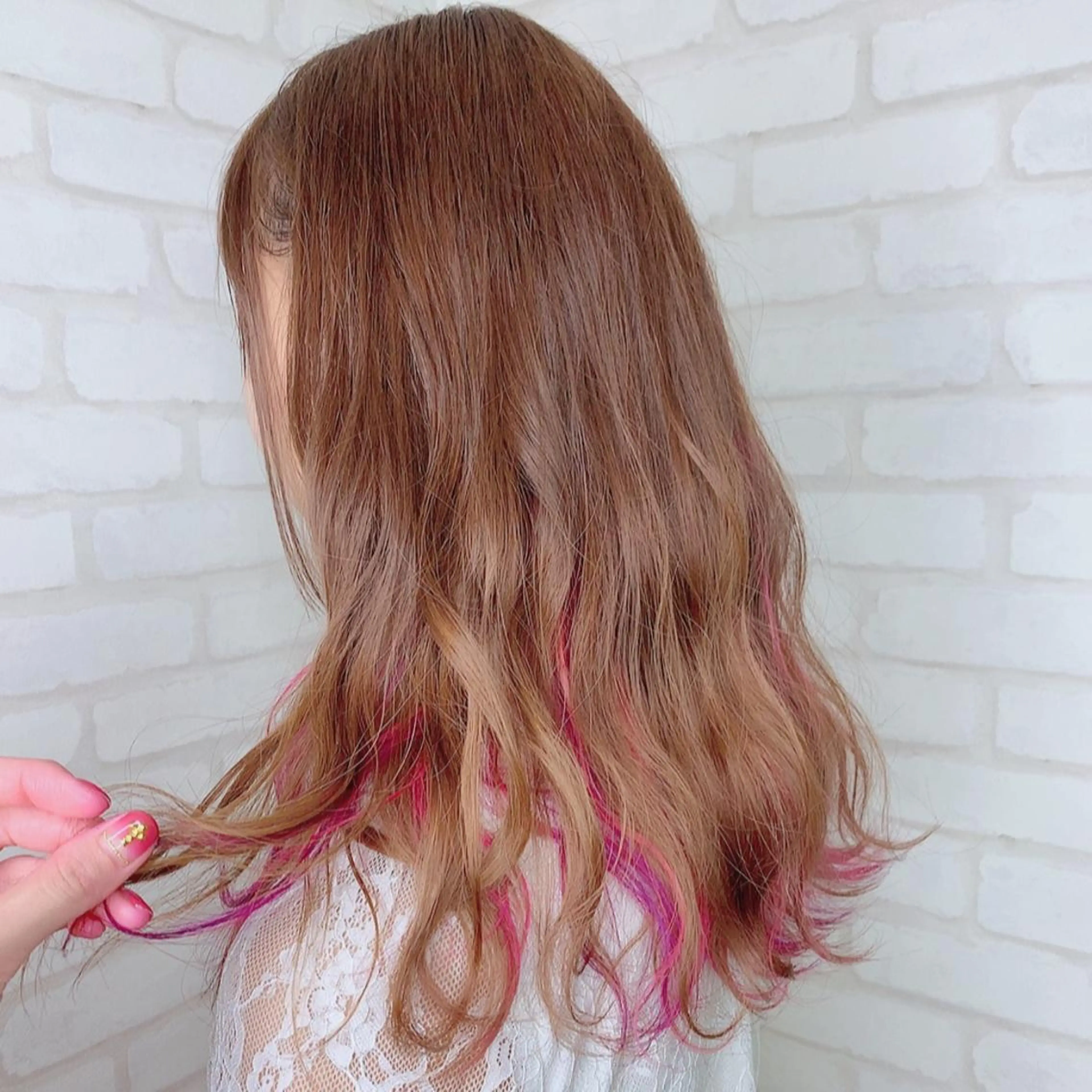 カラー ブリーチ インナーカラー ピンクカラー ヘアカラー トリートメント 銀座/レイヤーカット 🩵三浦紗弓🩵のヘアスタイル