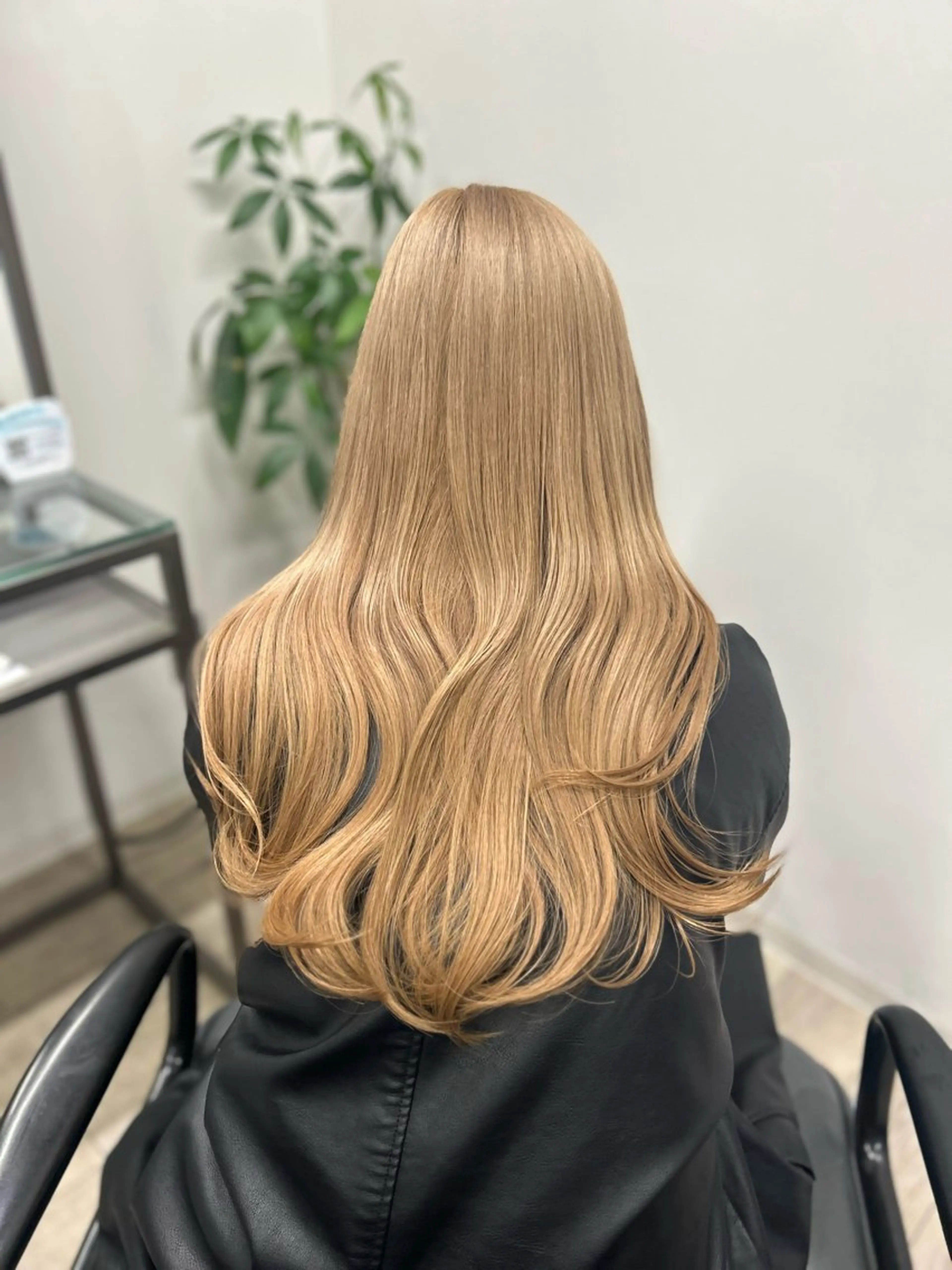 ロング カラー ベージュカラー ブリーチ ブロンド ブロンドベージュ FUKA／ 神戸艶髪🎀のヘアスタイル